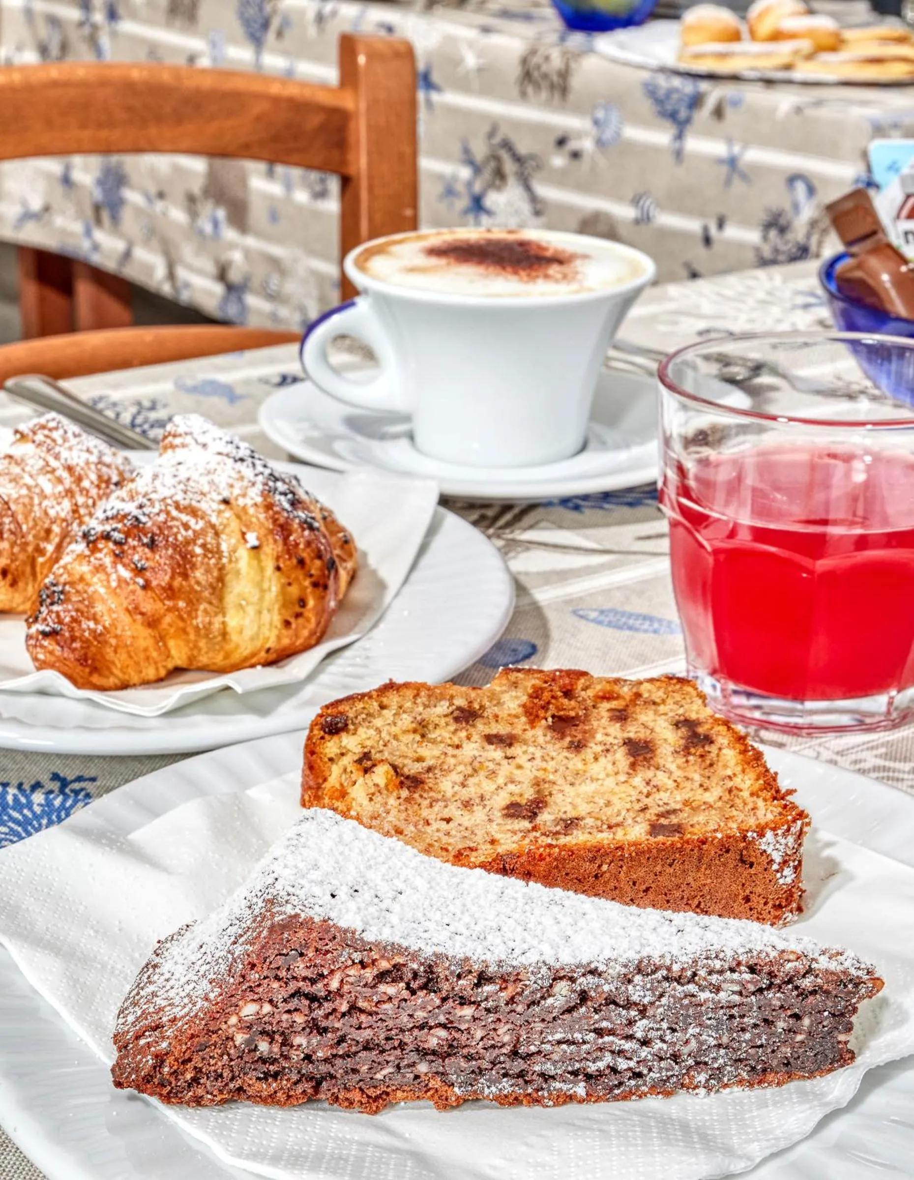 Food and drinks in Hotel Victoria Place