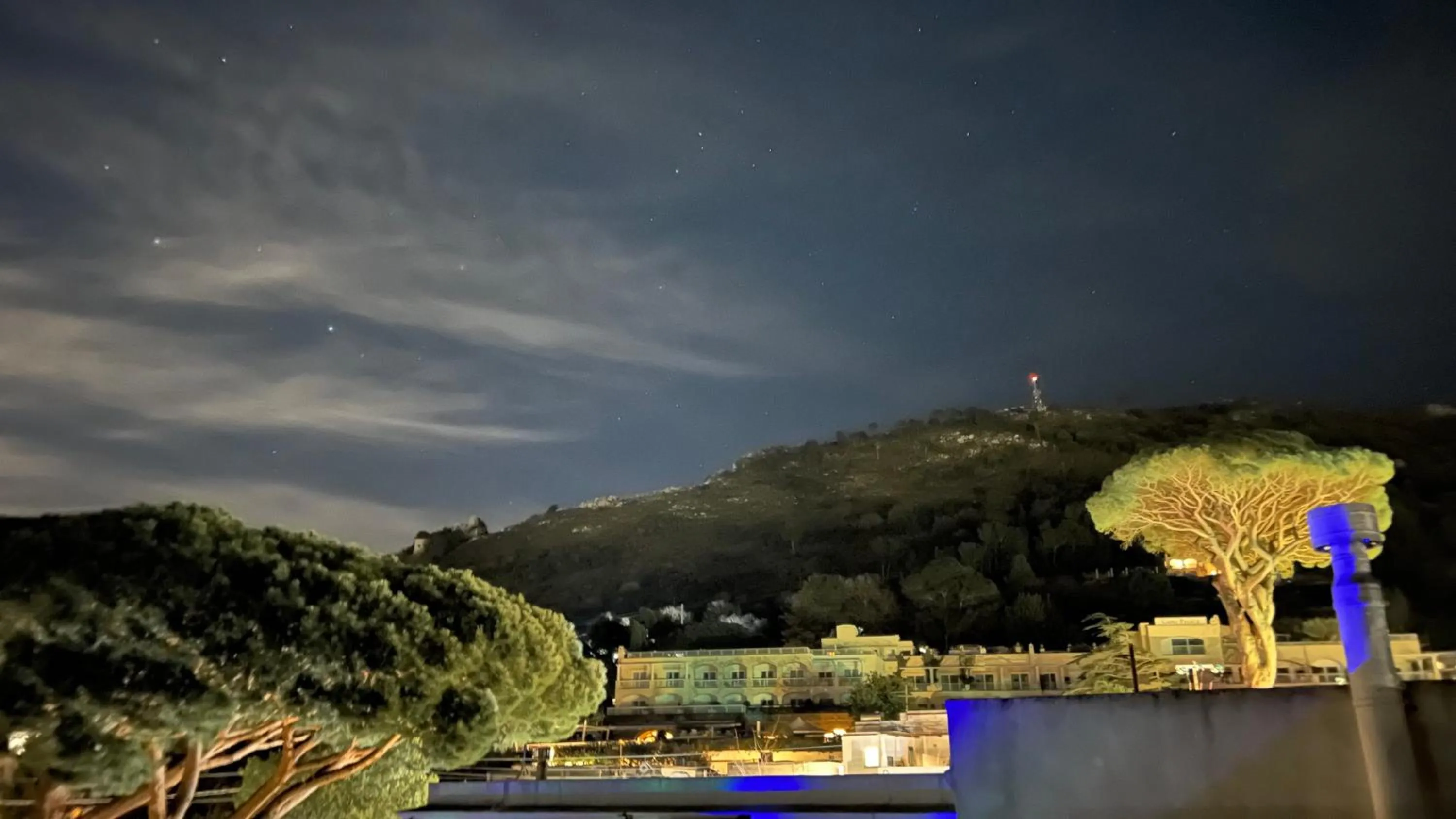 Night in Hotel Victoria Place