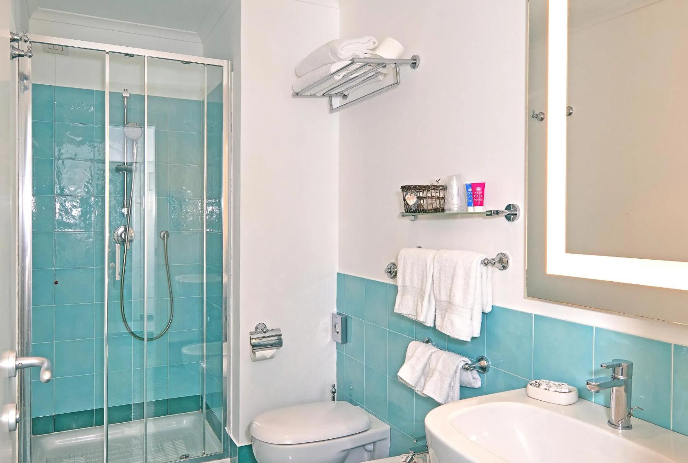 Shower in Hotel Victoria Place