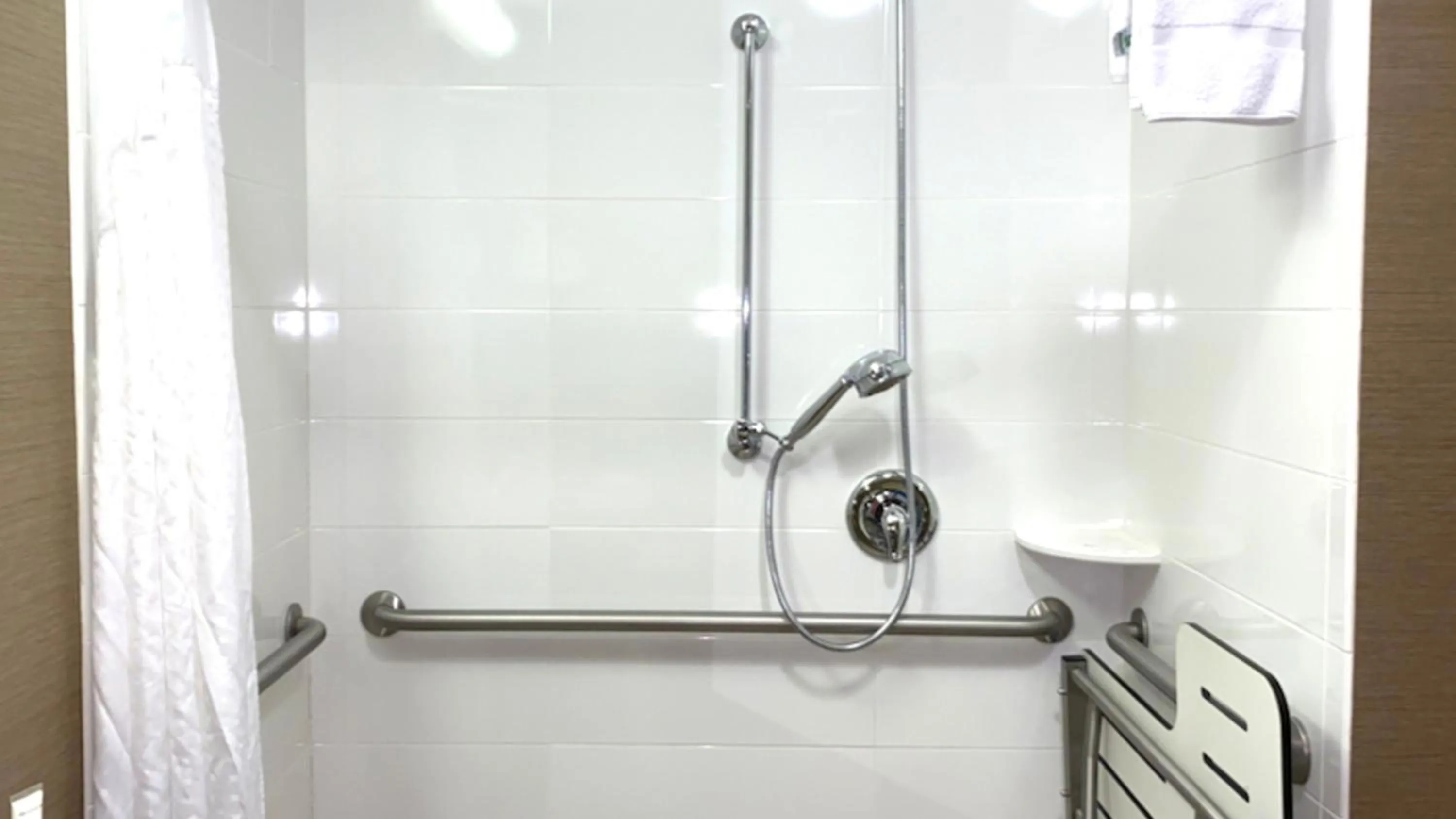 Photo of the whole room in Holiday Inn & Suites Bakersfield by IHG