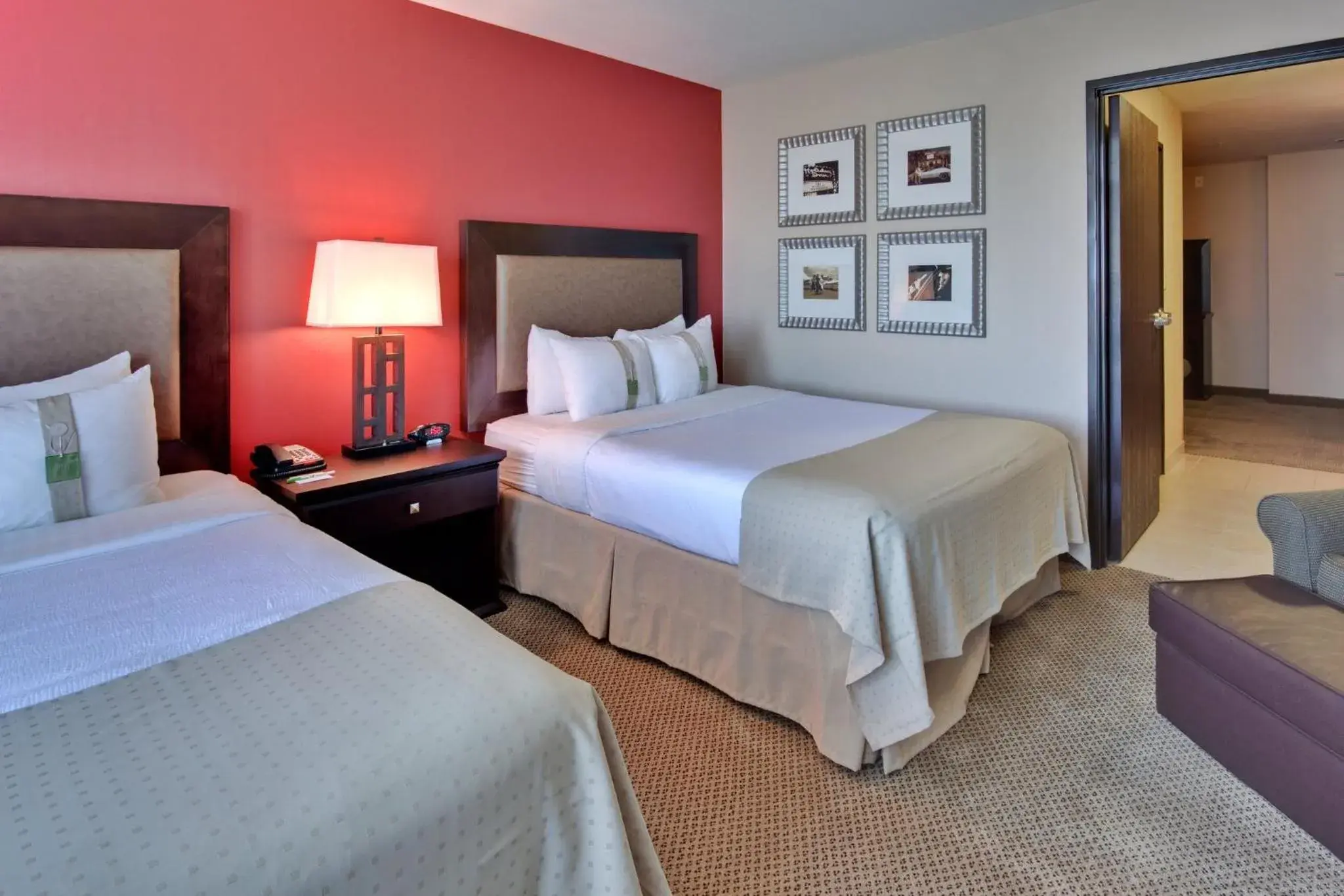 One-Bedroom Queen Suite with Two Queen Beds in Holiday Inn & Suites Bakersfield by IHG One-Bedroom Queen Suite with Two Queen Beds in Holiday Inn & Suites Bakersfield by IHG