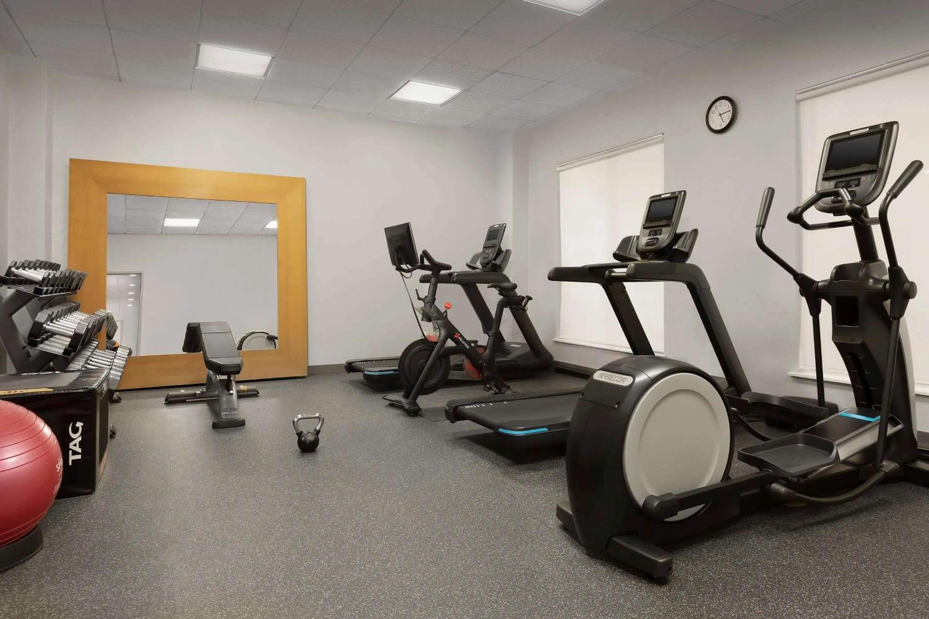 Fitness centre/facilities in Hilton Garden Inn Raleigh Capital Blvd I-540