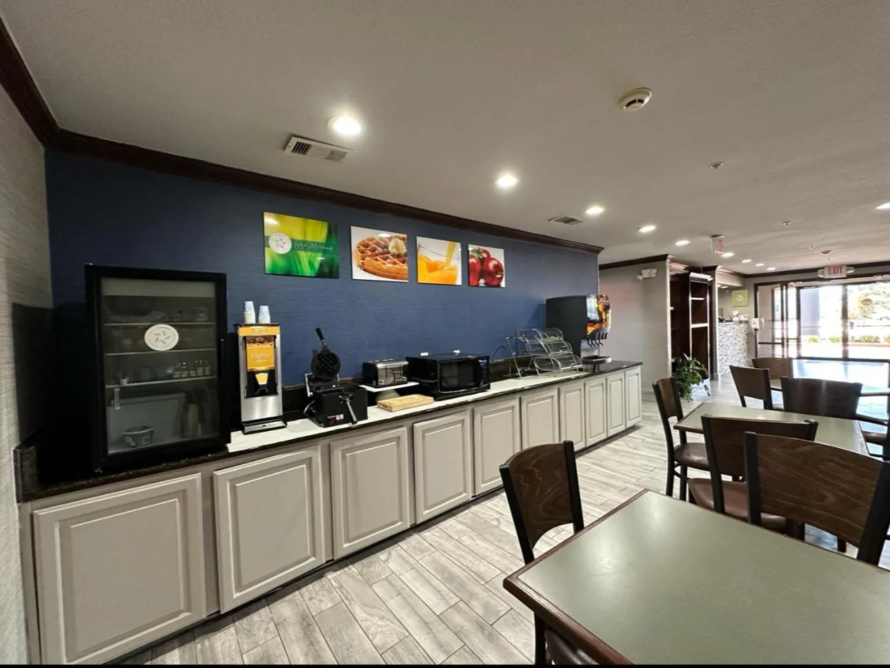 Breakfast in Quality Inn Hillsboro