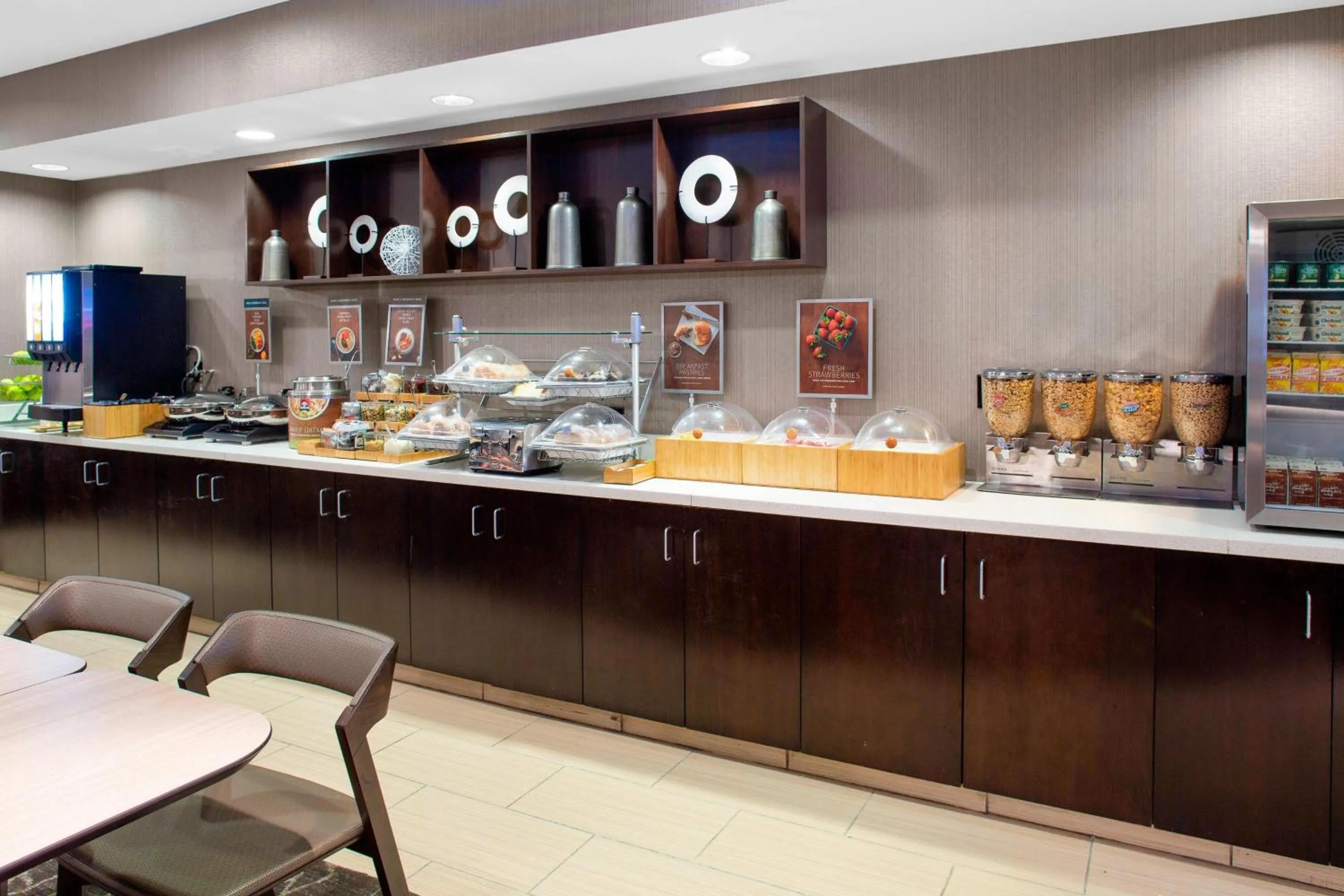 Breakfast in SpringHill Suites by Marriott Memphis East Galleria