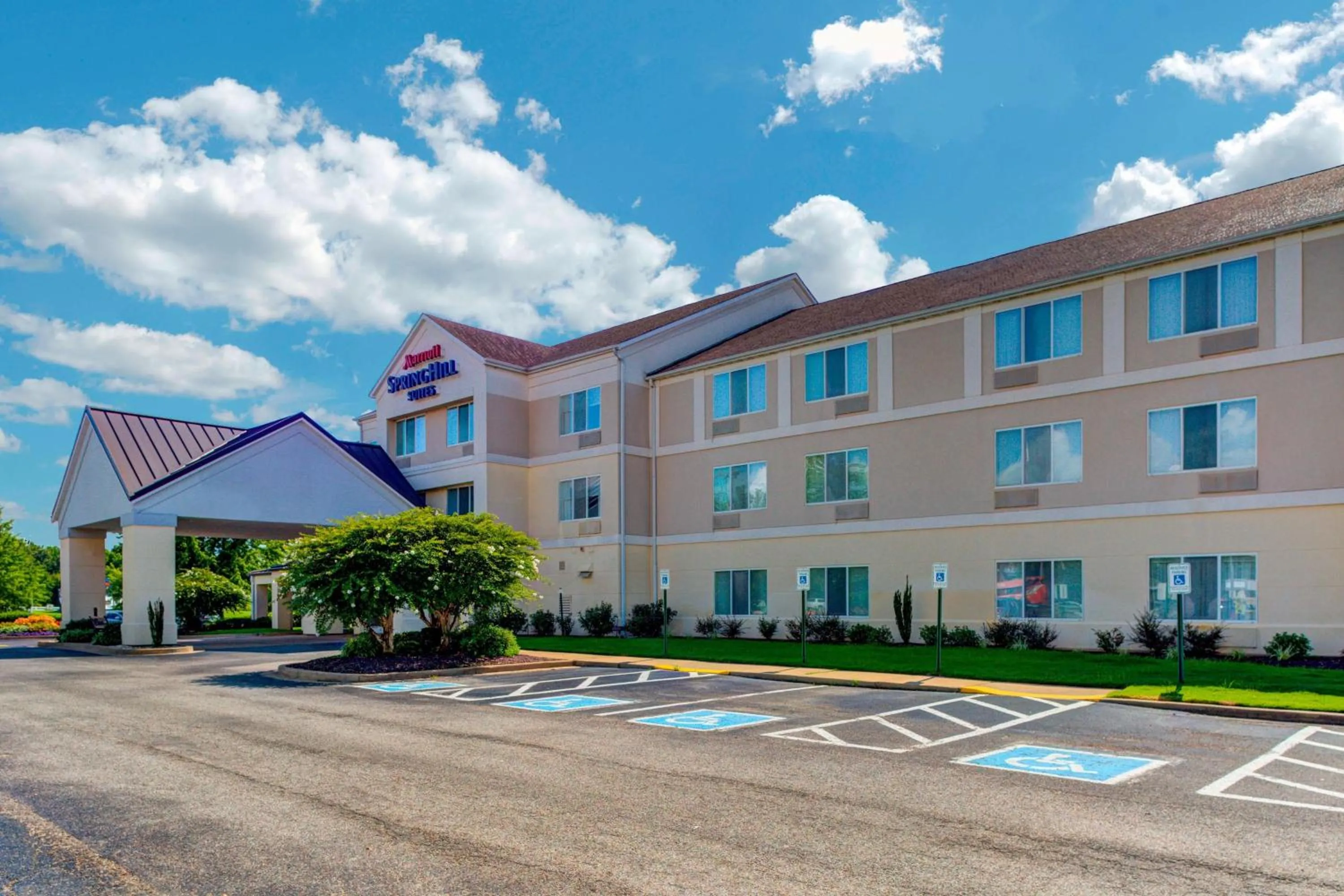 Property building in SpringHill Suites by Marriott Memphis East Galleria