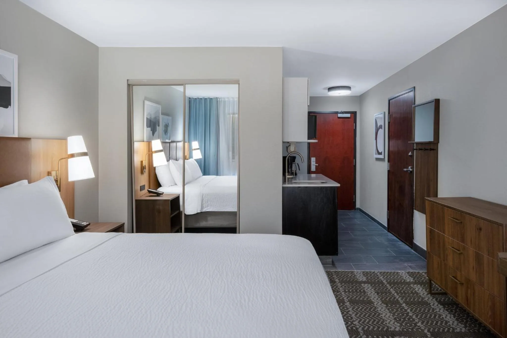 Photo of the whole room, Bed in Staybridge Suites West Des Moines by IHG
