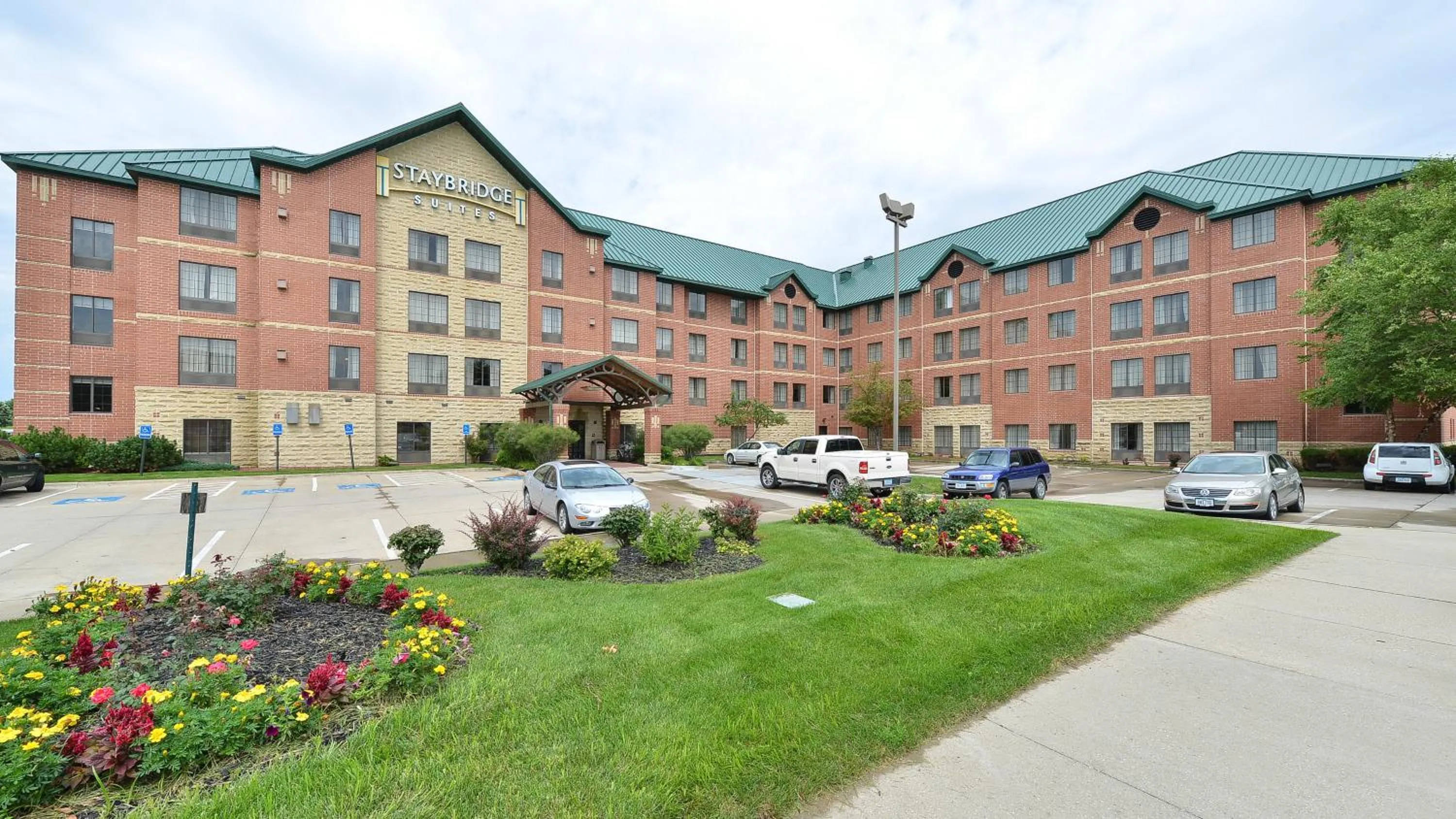 Property building in Staybridge Suites West Des Moines by IHG