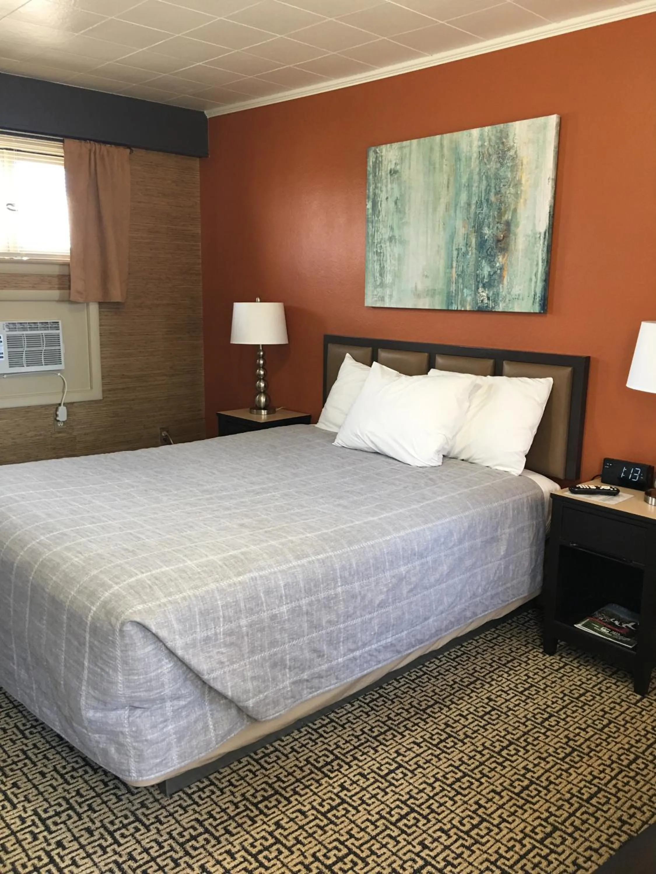 Decorative detail, Bed in The Triangle Motel