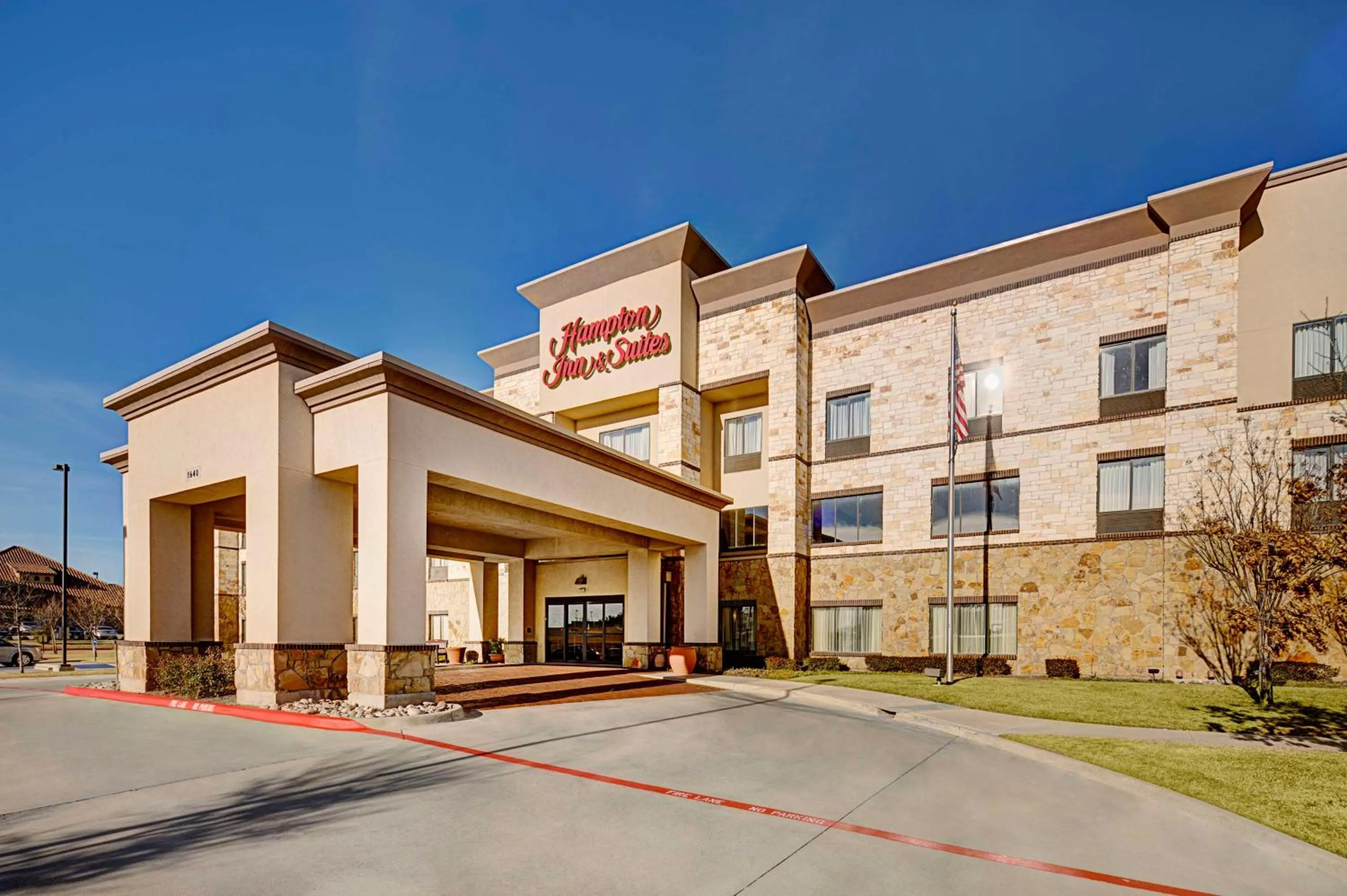 Property building in Hampton Inn & Suites - Mansfield