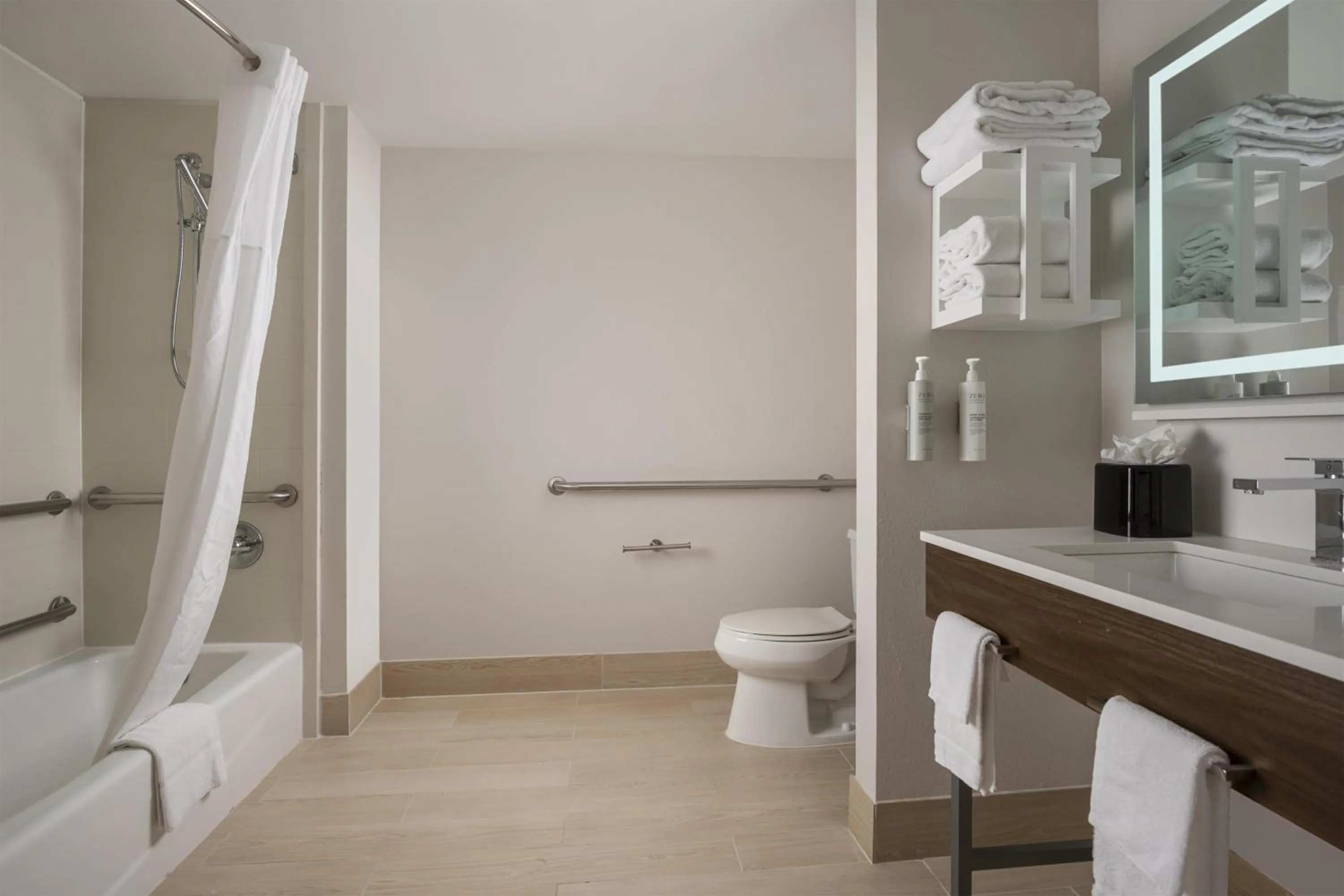 Bathroom in Hampton Inn & Suites - Mansfield