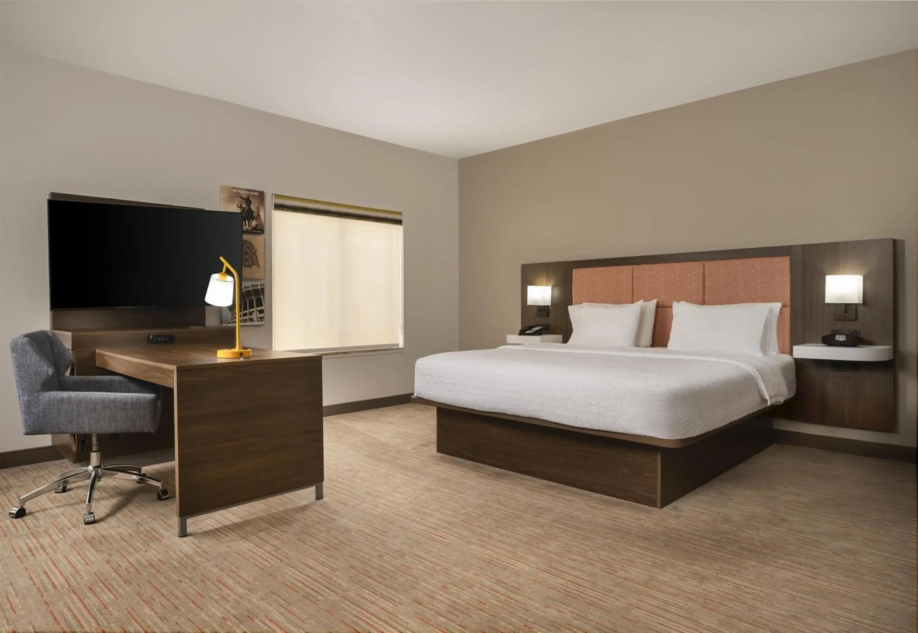 Bedroom, Bed in Hampton Inn & Suites - Mansfield