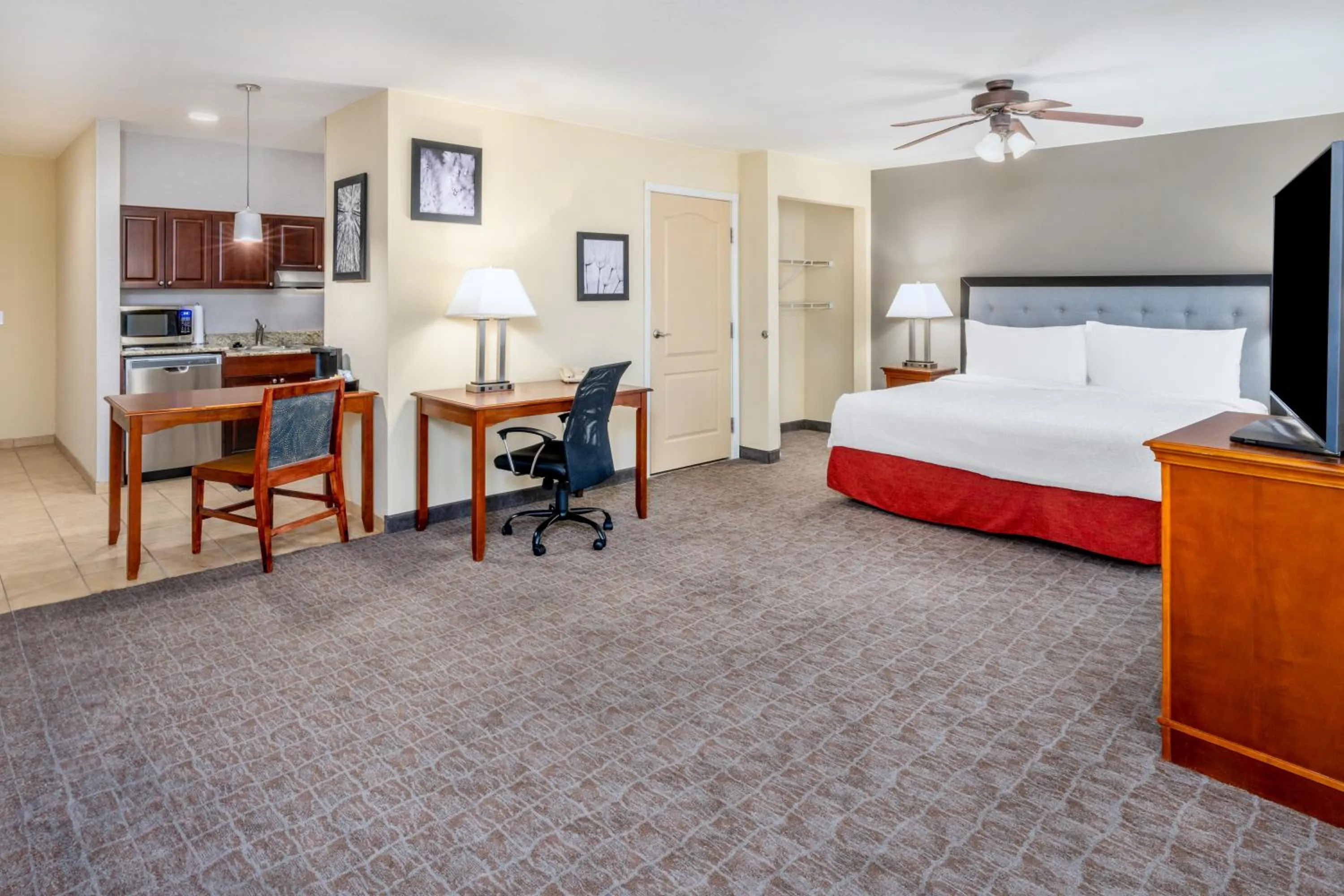 Bedroom, Bed in Homewood Suites by Hilton Denver - Littleton