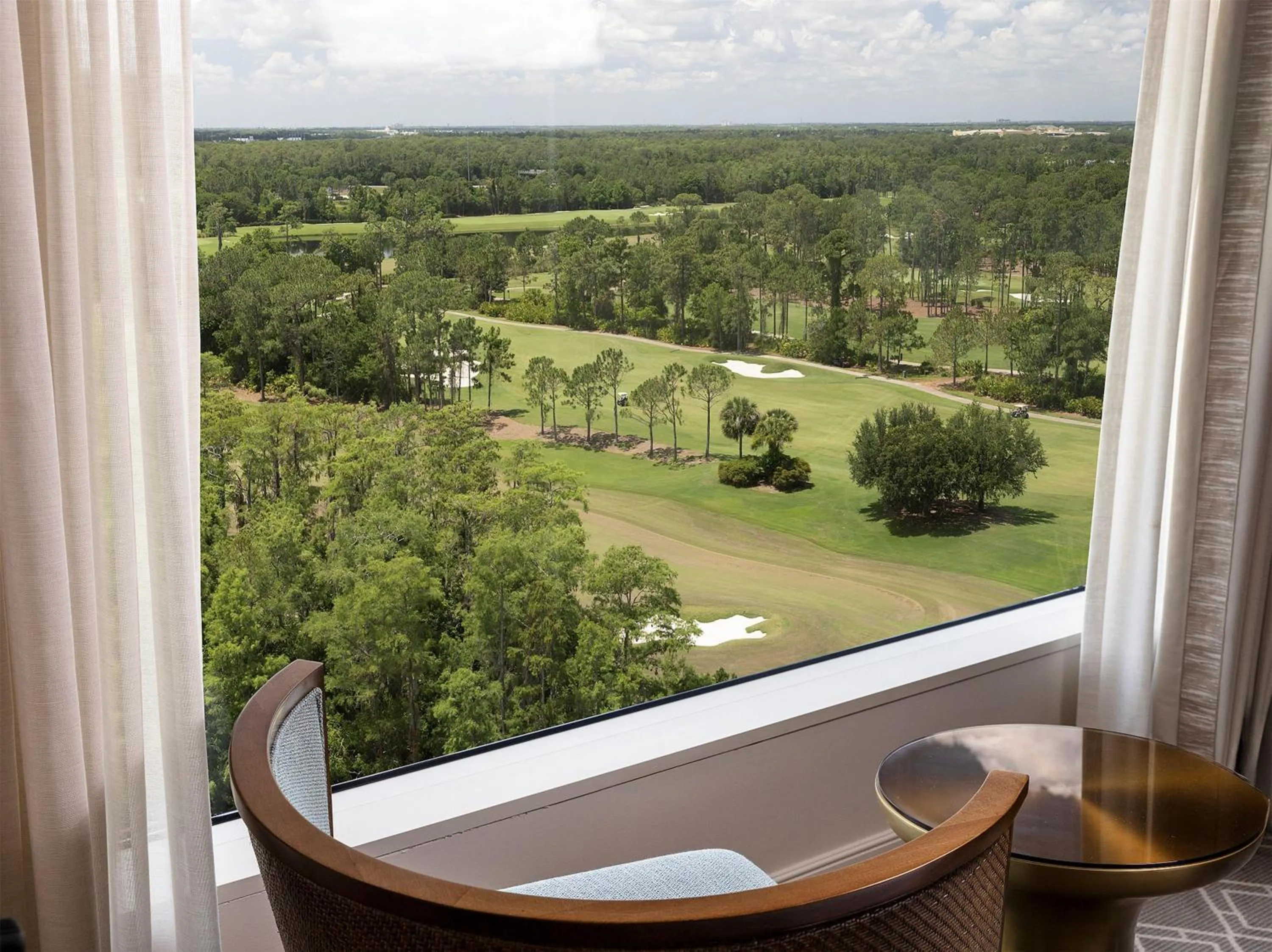 Living room in Waldorf Astoria Orlando - An Official Walt Disney World Hotel