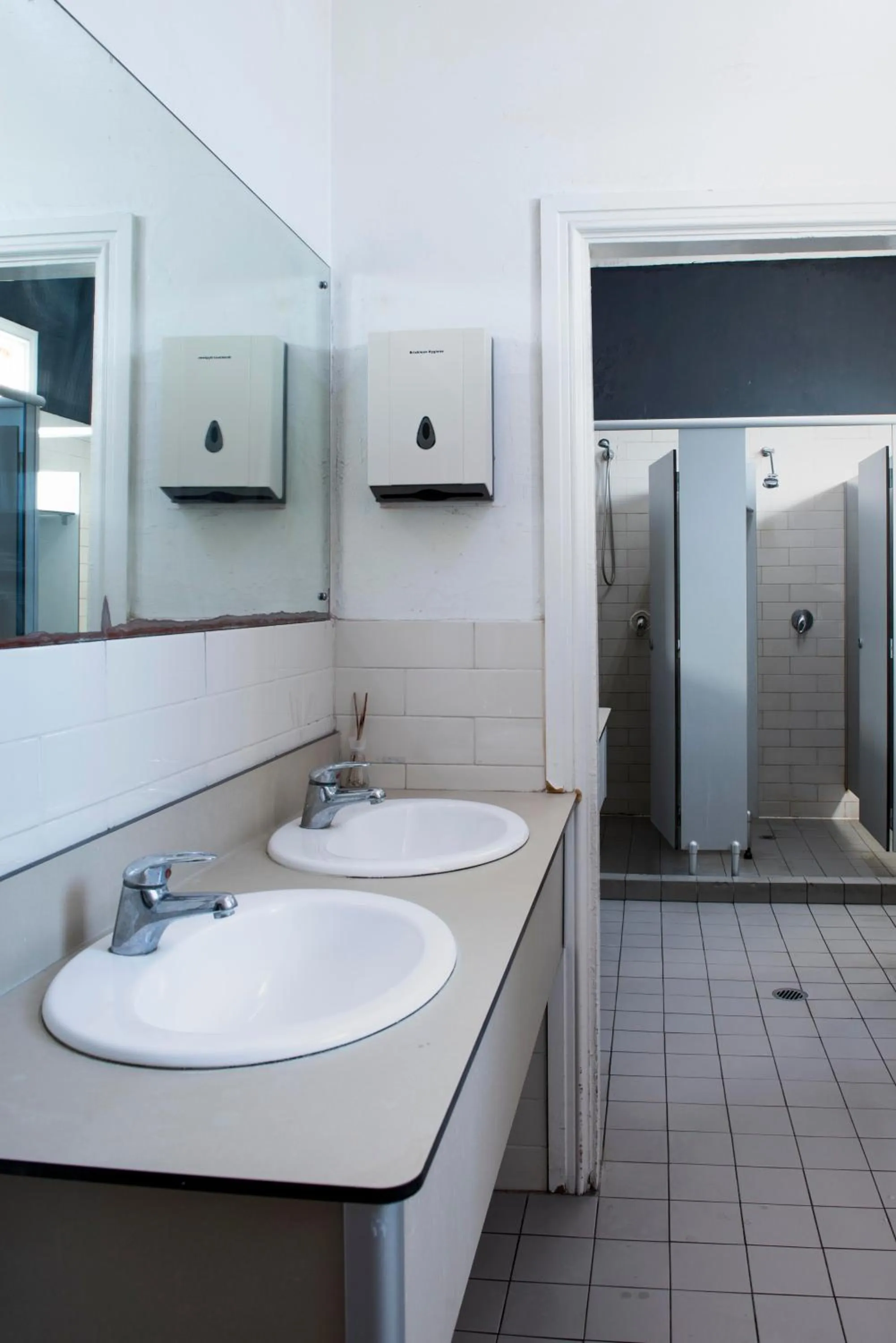 Bathroom in Sundancer Backpackers Hostel