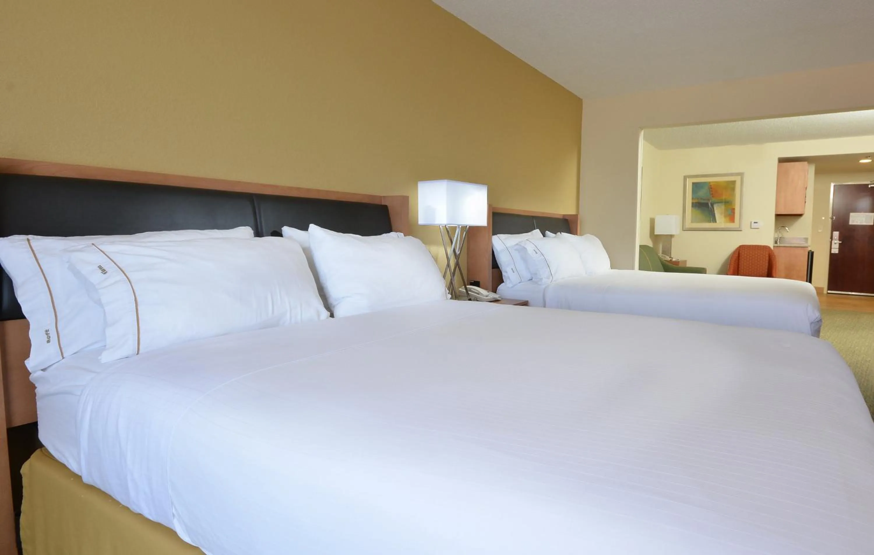 Photo of the whole room, Bed in Holiday Inn Express Hotel & Suites High Point South by IHG