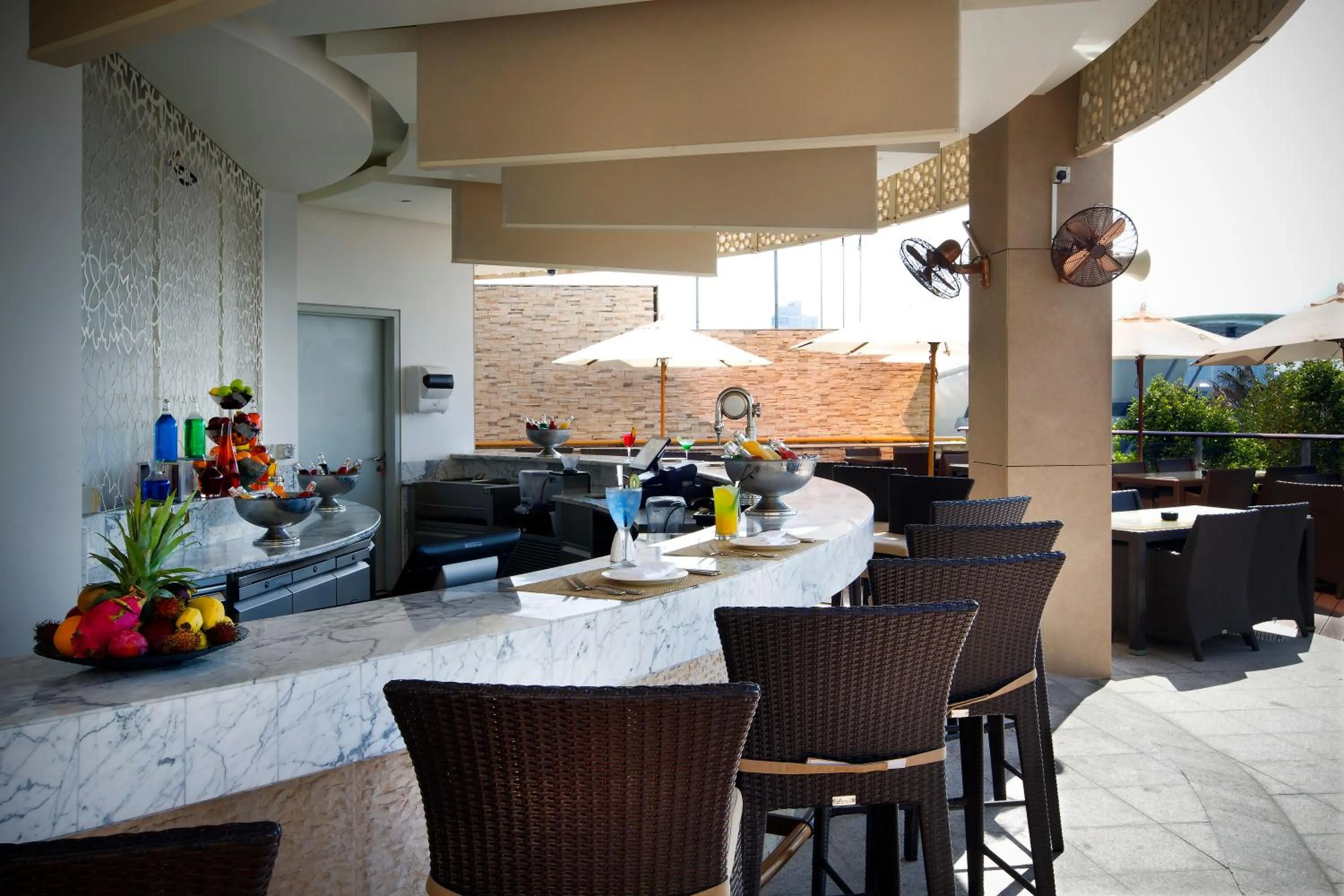 Restaurant/places to eat in Bab Al Qasr Residence