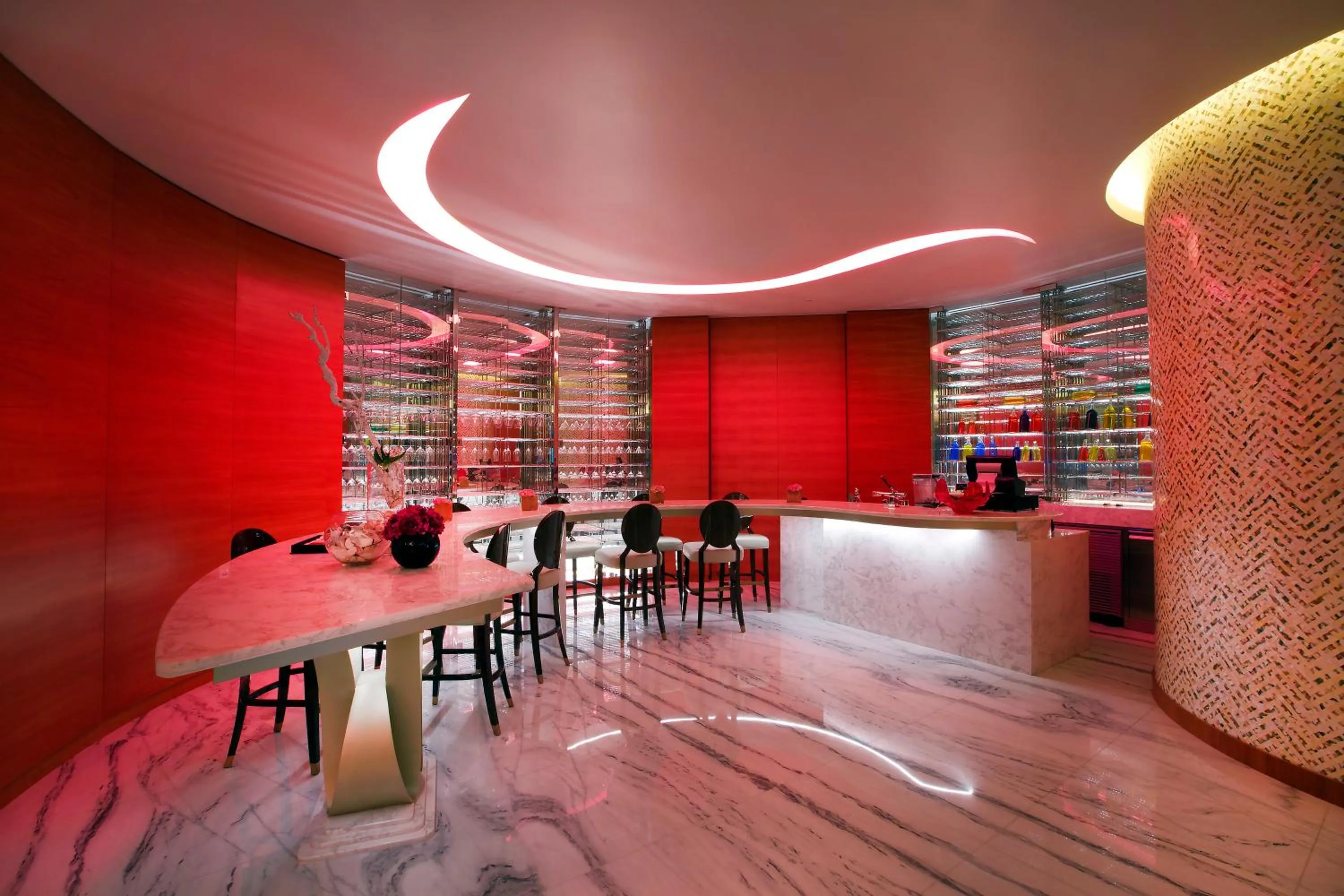 Restaurant/places to eat in Bab Al Qasr Residence