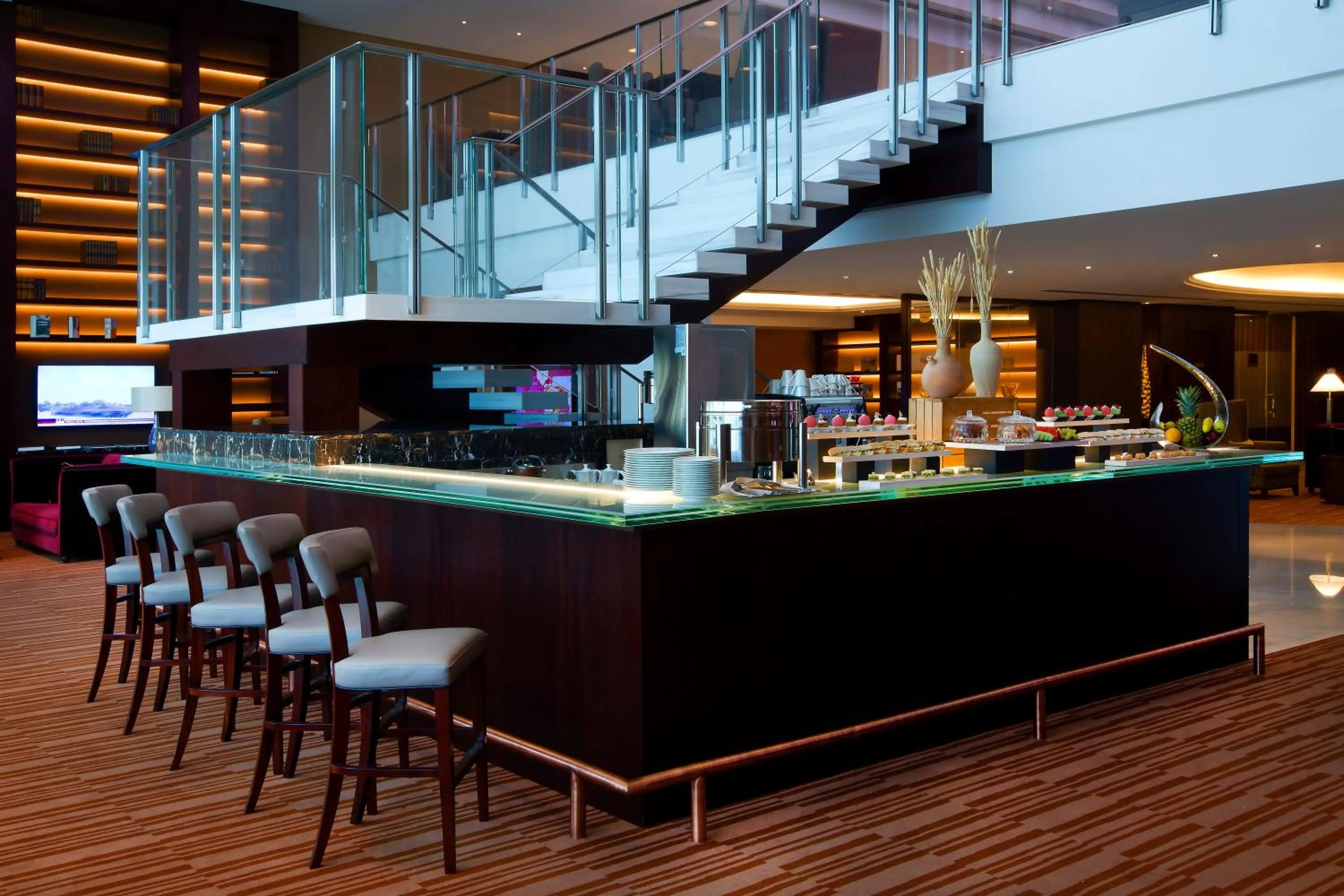 Restaurant/places to eat in Bab Al Qasr Residence