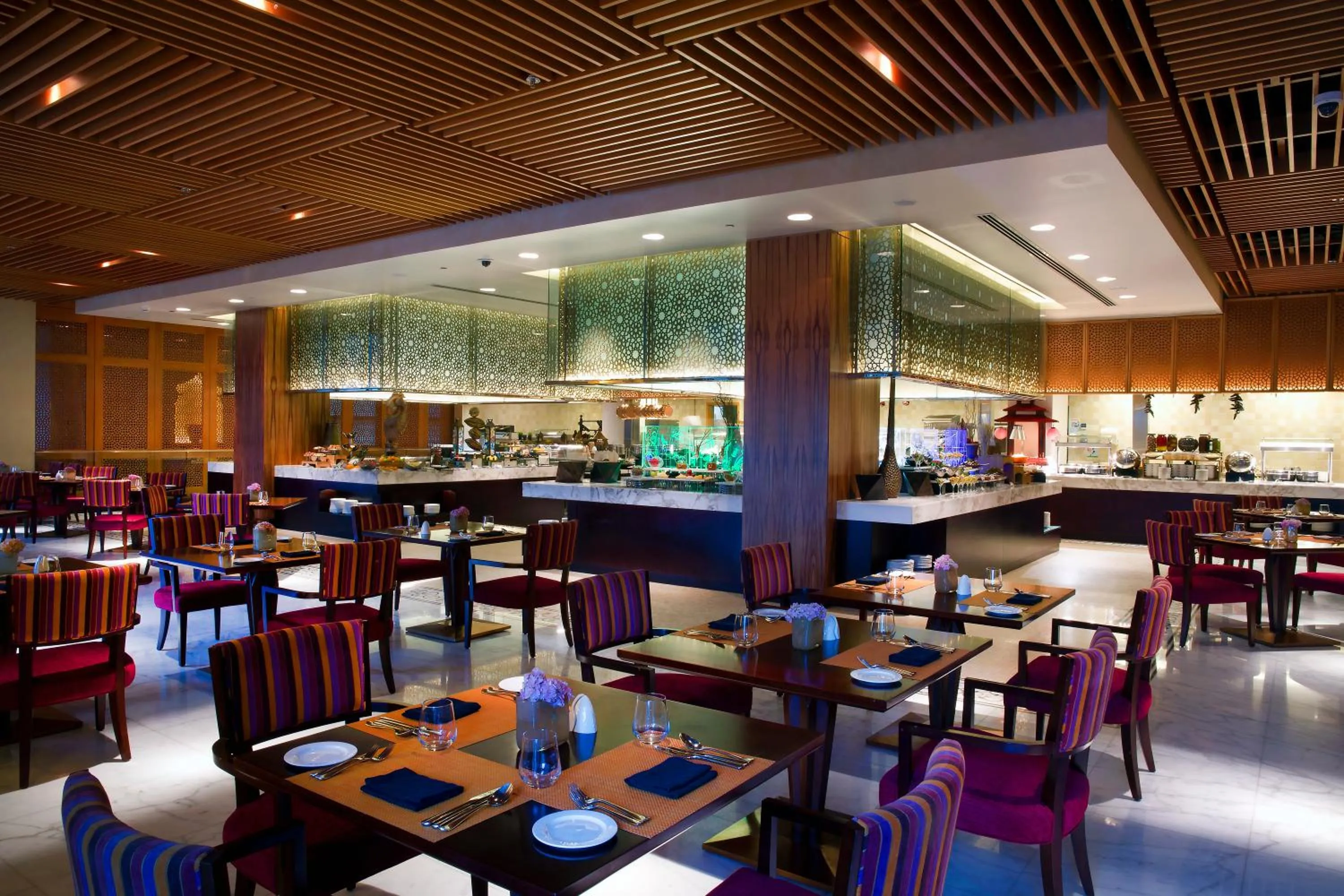 Restaurant/places to eat in Bab Al Qasr Residence