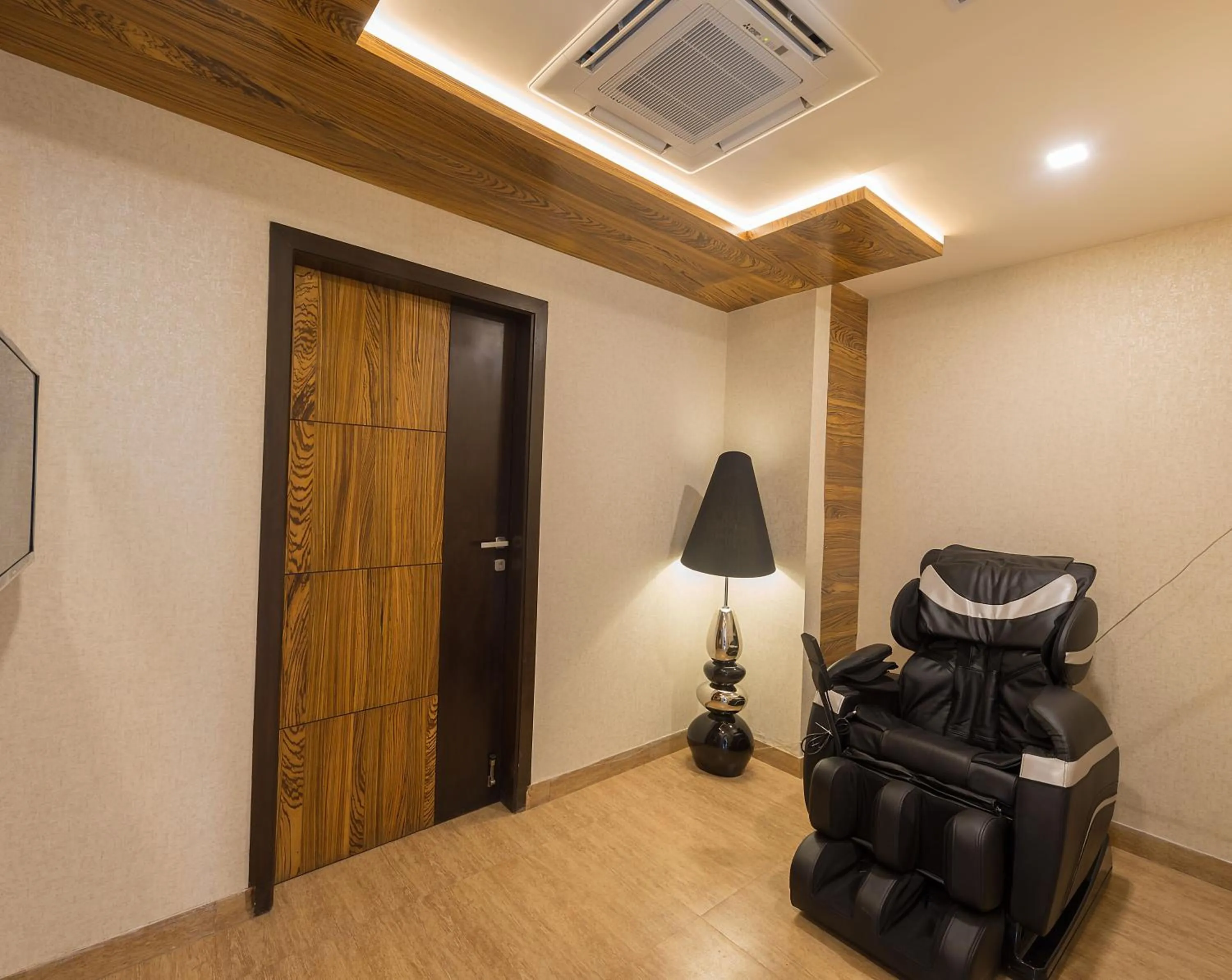 Massage in Hotel Chenthur Park