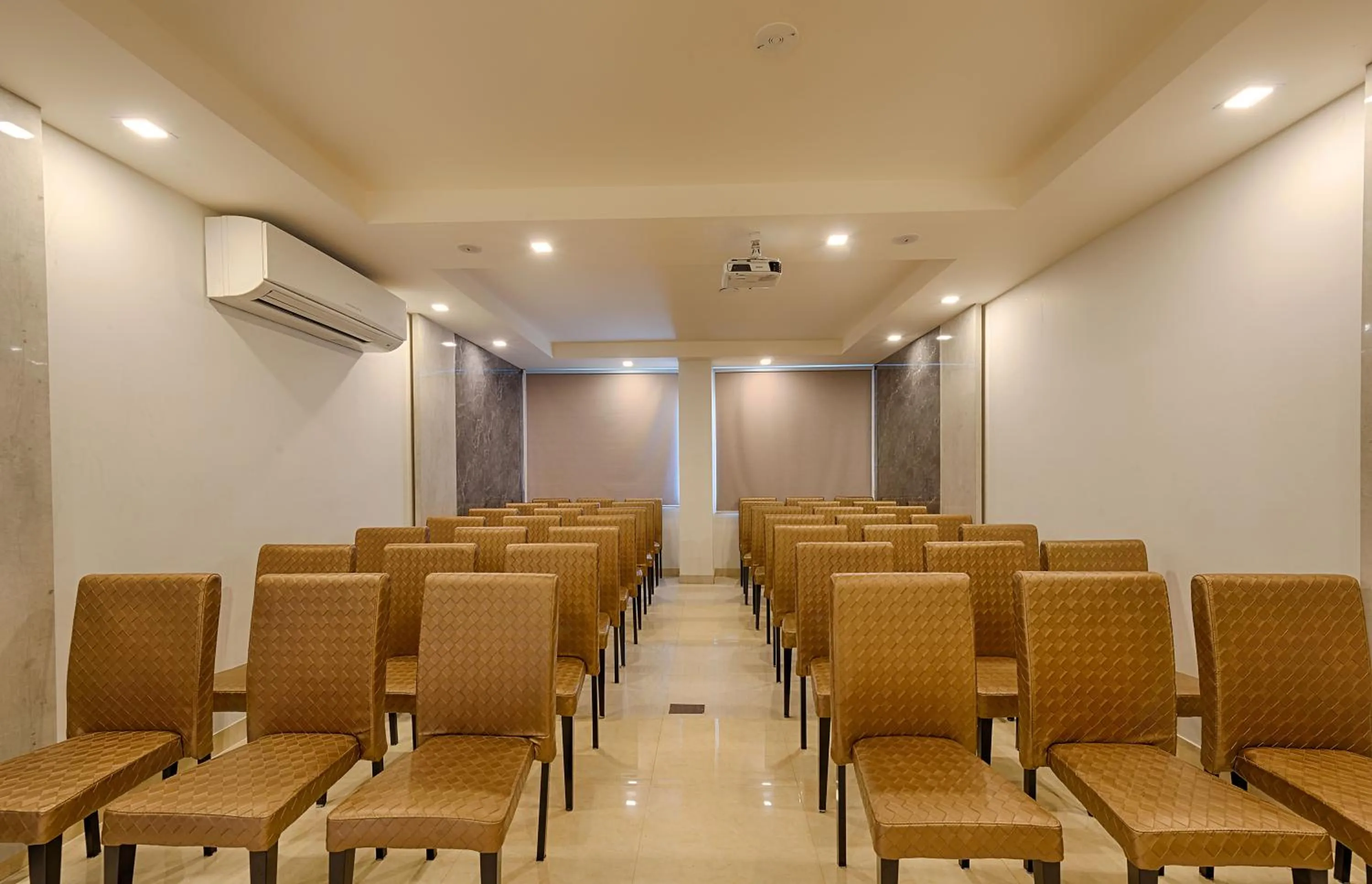 Business facilities in Hotel Chenthur Park