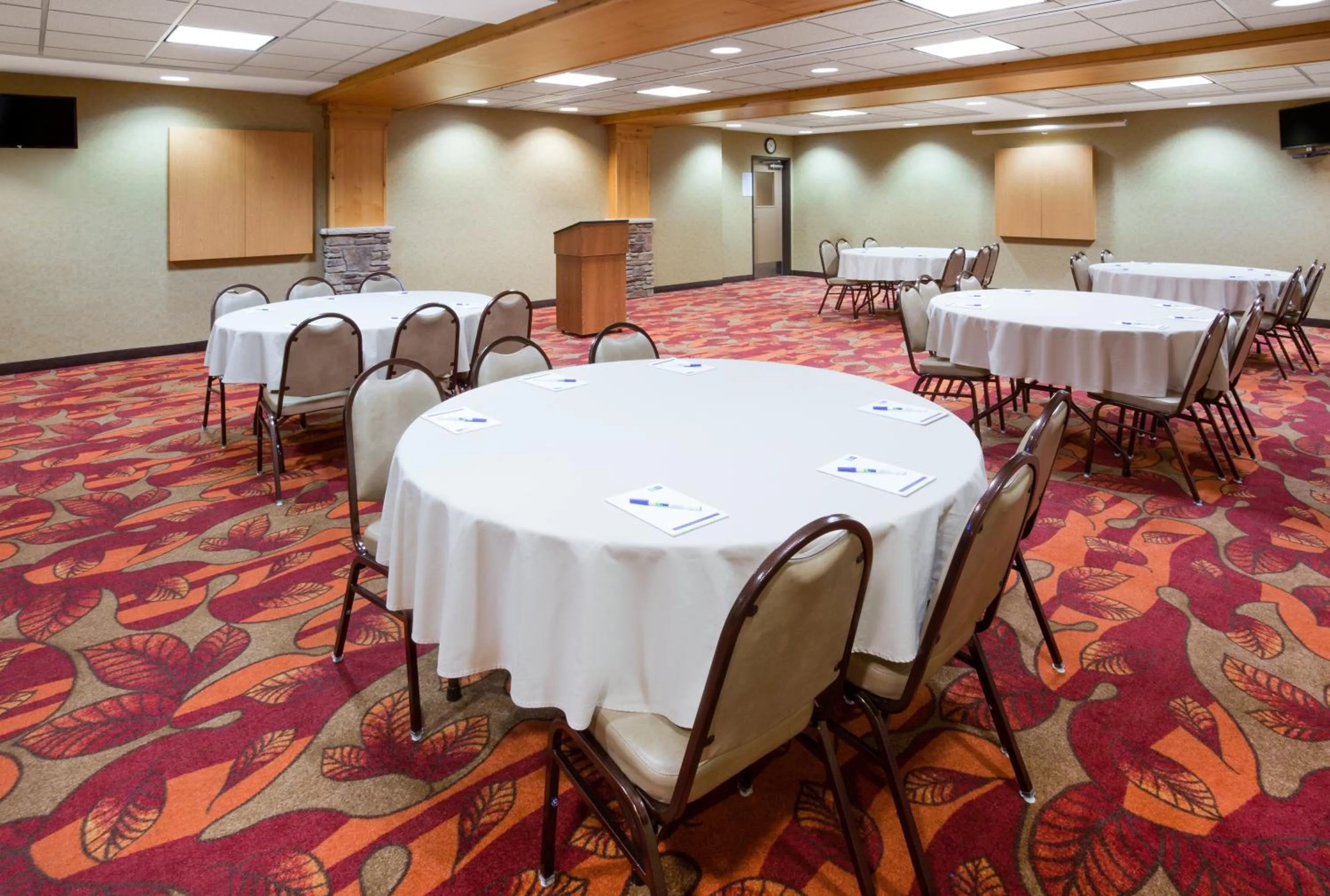 Meeting/conference room in Holiday Inn Express Hotel & Suites Brainerd-Baxter by IHG