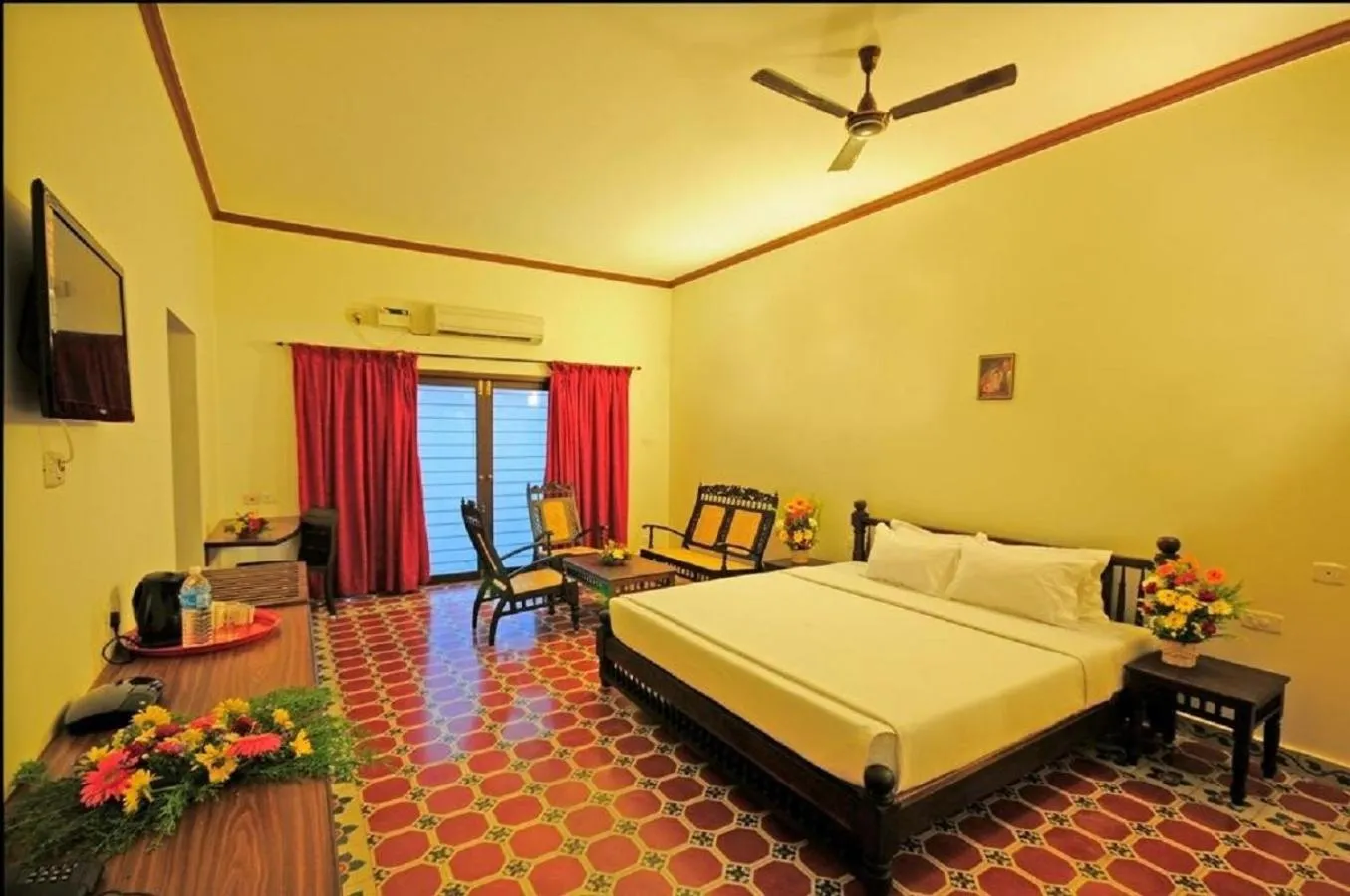 Photo of the whole room, Bed in Thappa Garden