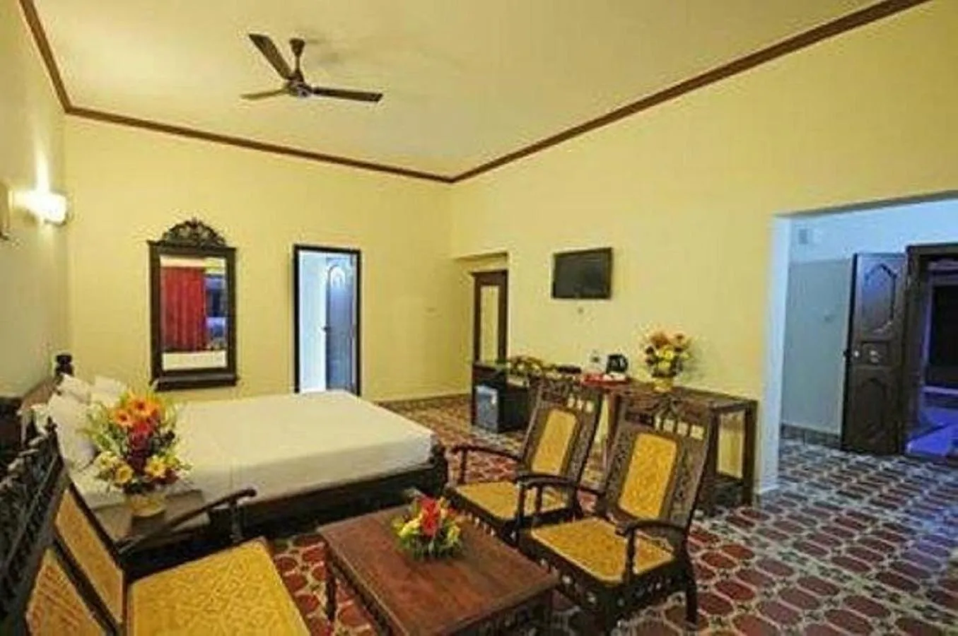 Photo of the whole room, Bed in Thappa Garden
