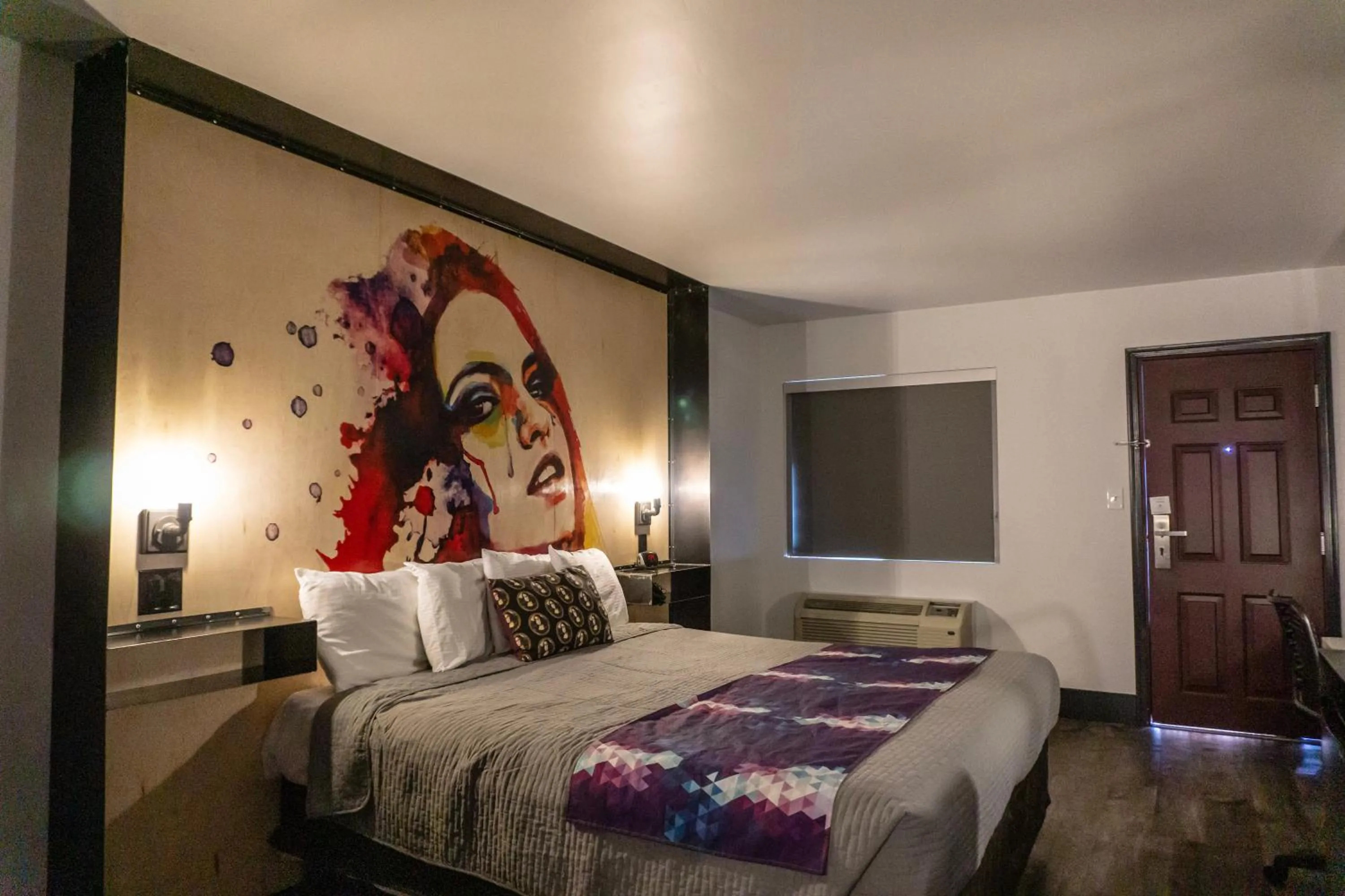 Bedroom, Bed in Downtown Phoenix Hotel