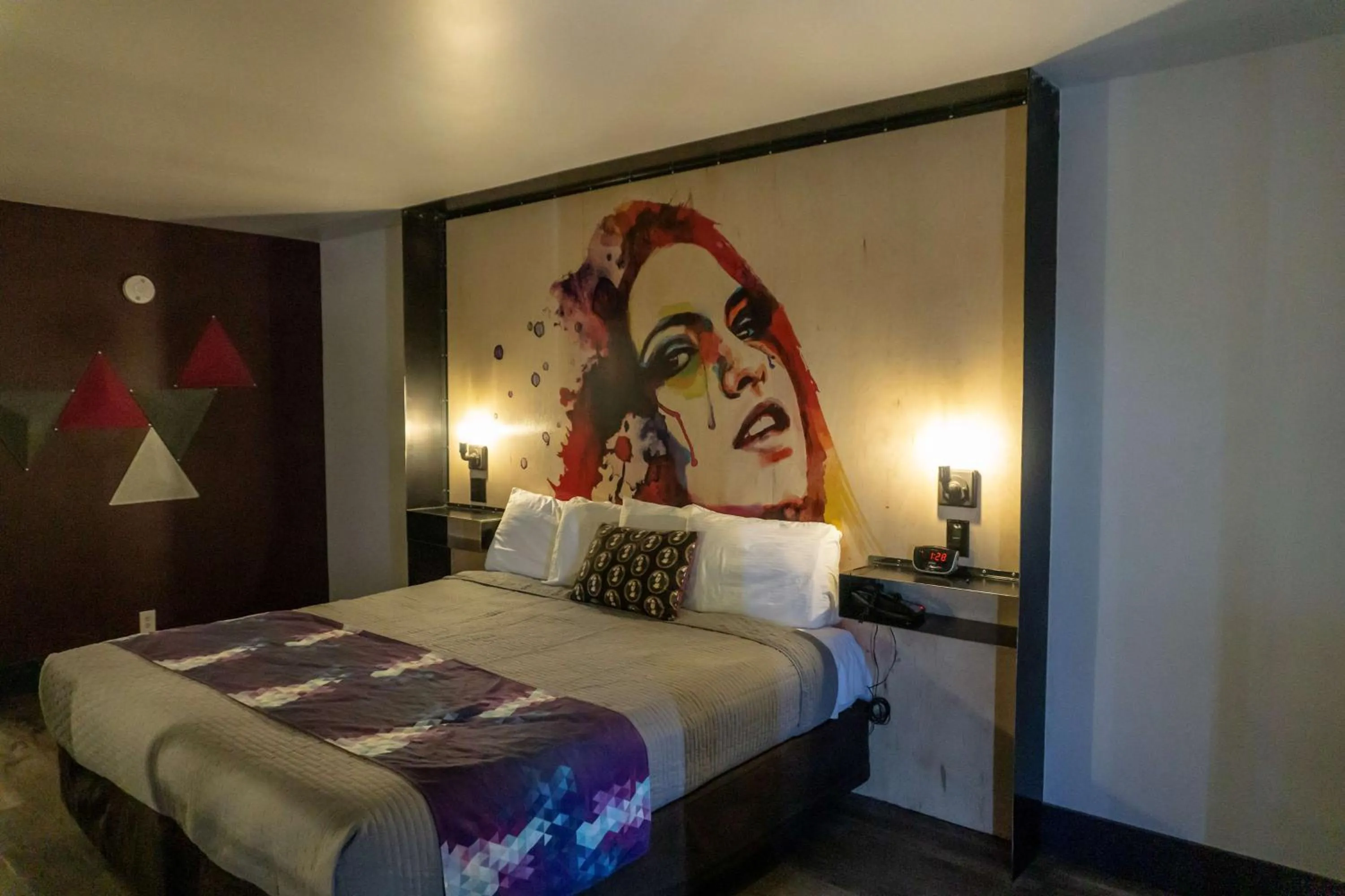 Photo of the whole room, Bed in Downtown Phoenix Hotel