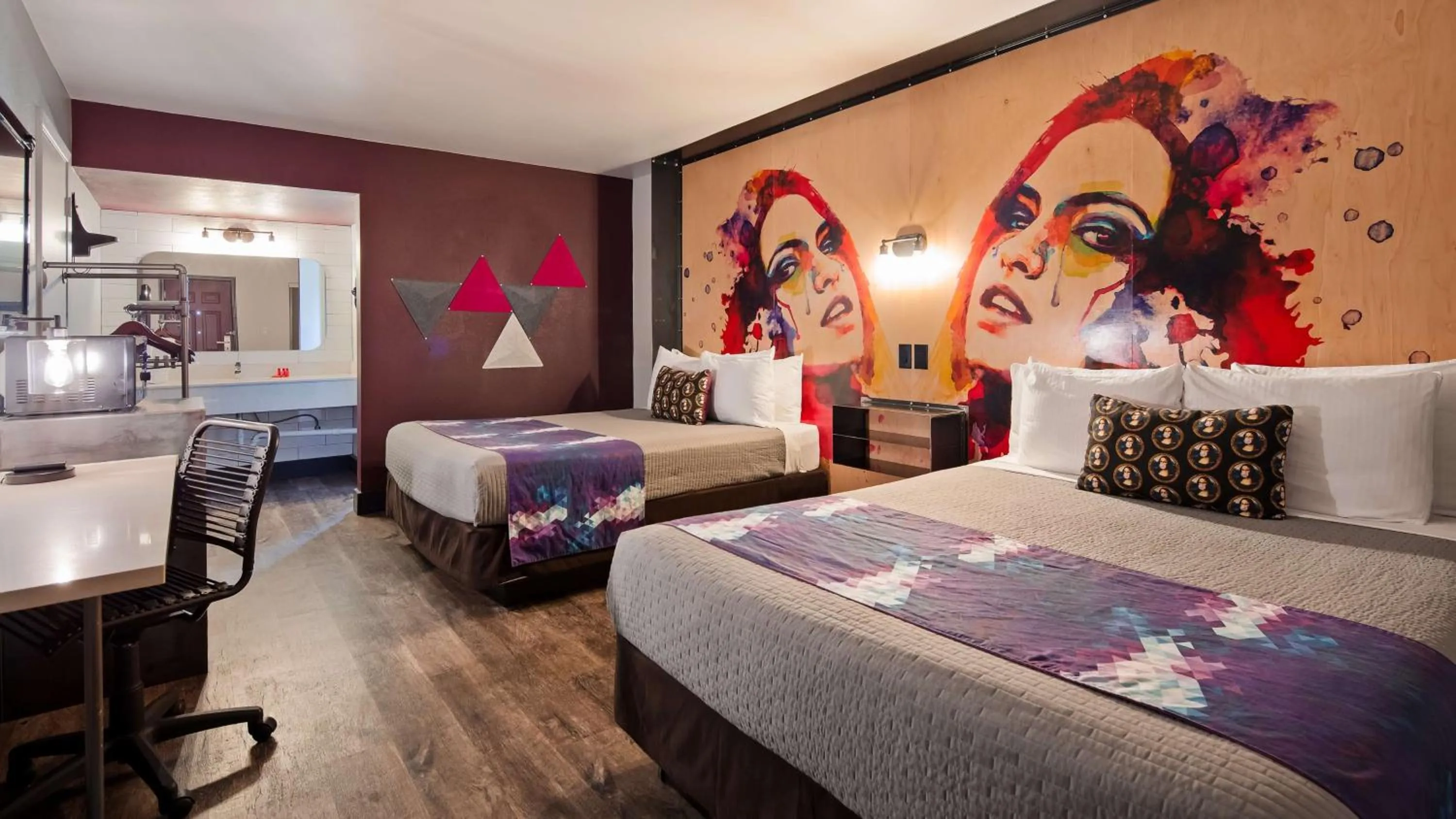 Photo of the whole room, Bed in Downtown Phoenix Hotel