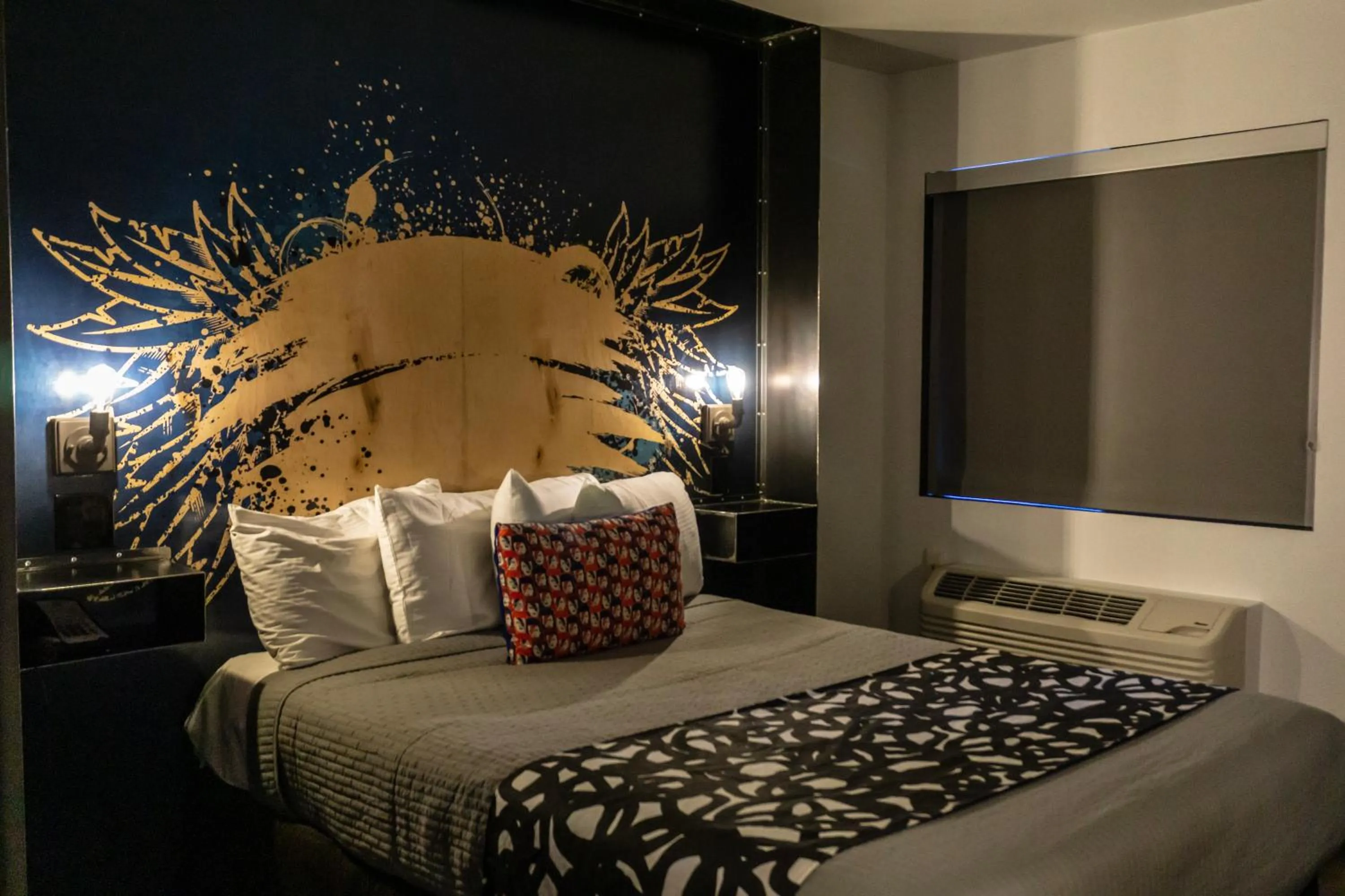 Bedroom, Bed in Downtown Phoenix Hotel