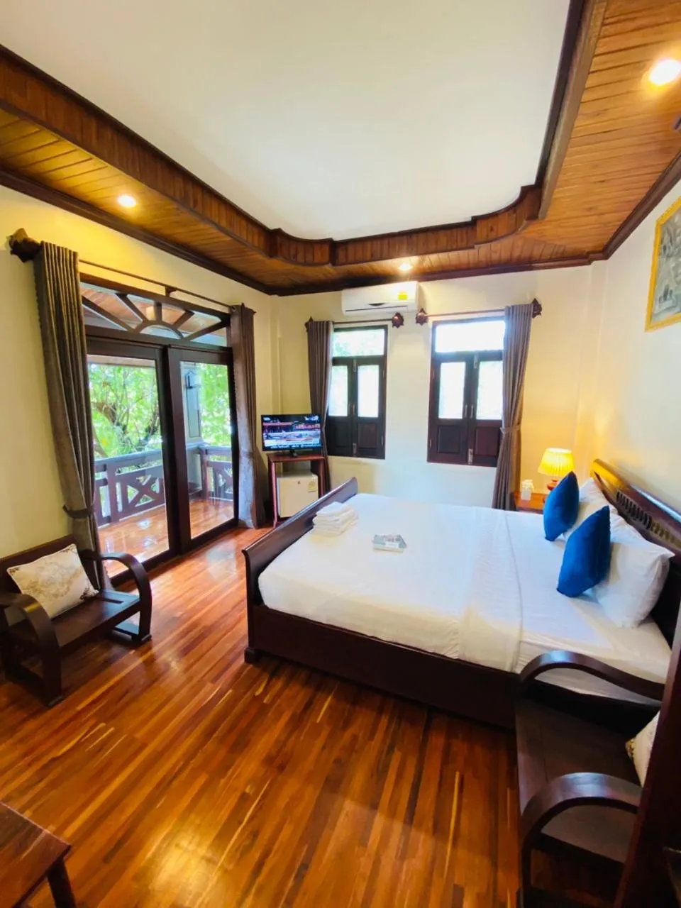 Photo of the whole room, Bed in Luang Prabang Maison Vongprachan & Travel