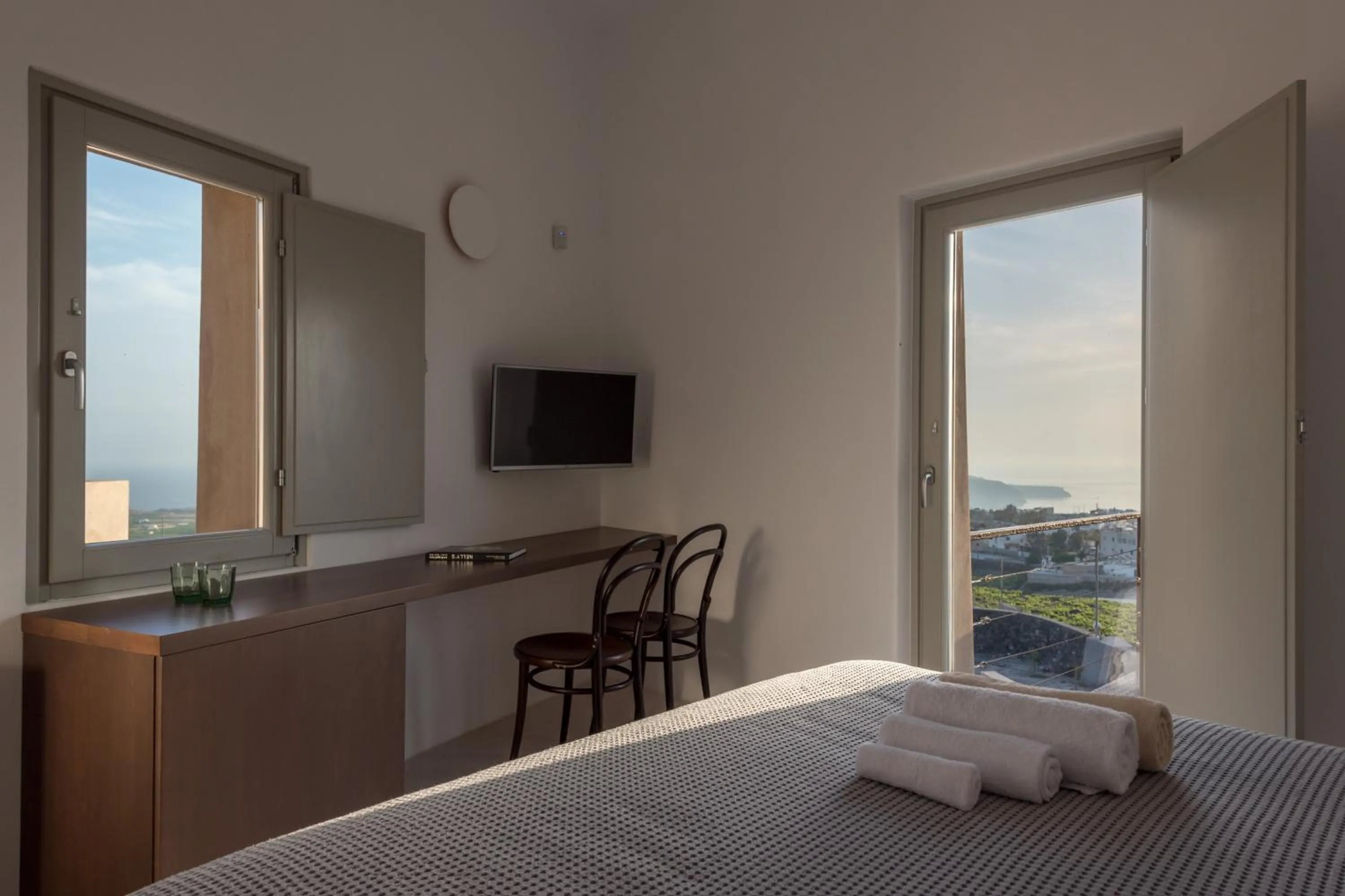 TV and multimedia, Bed in Albus Villas