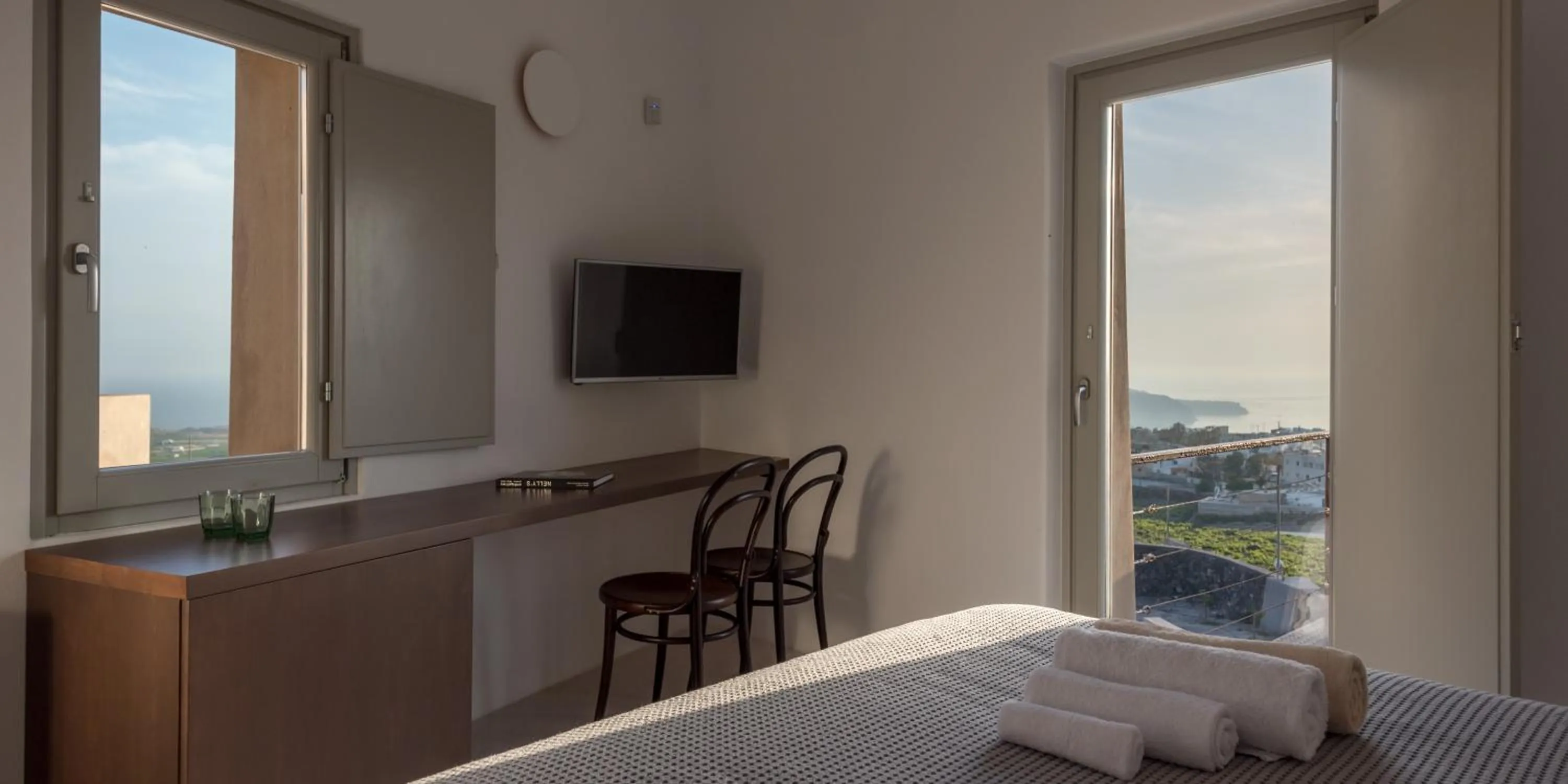 TV and multimedia, Bed in Albus Villas