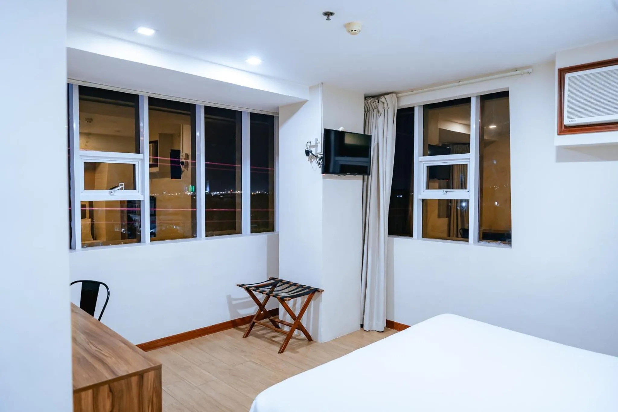 TV and multimedia, Bed in S Hotel & Residences