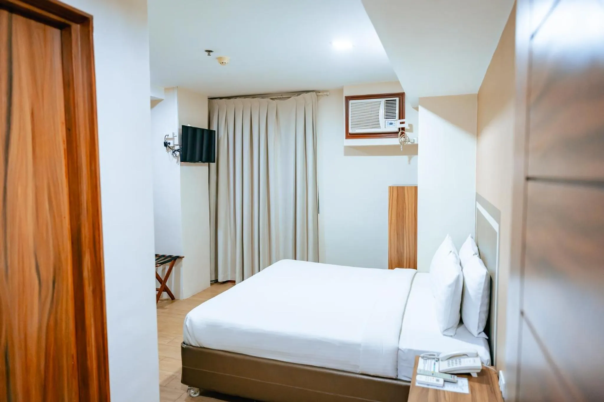 Bed in S Hotel & Residences