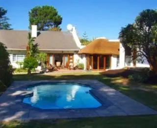 Swimming pool in KaapsePracht Bed & Breakfast