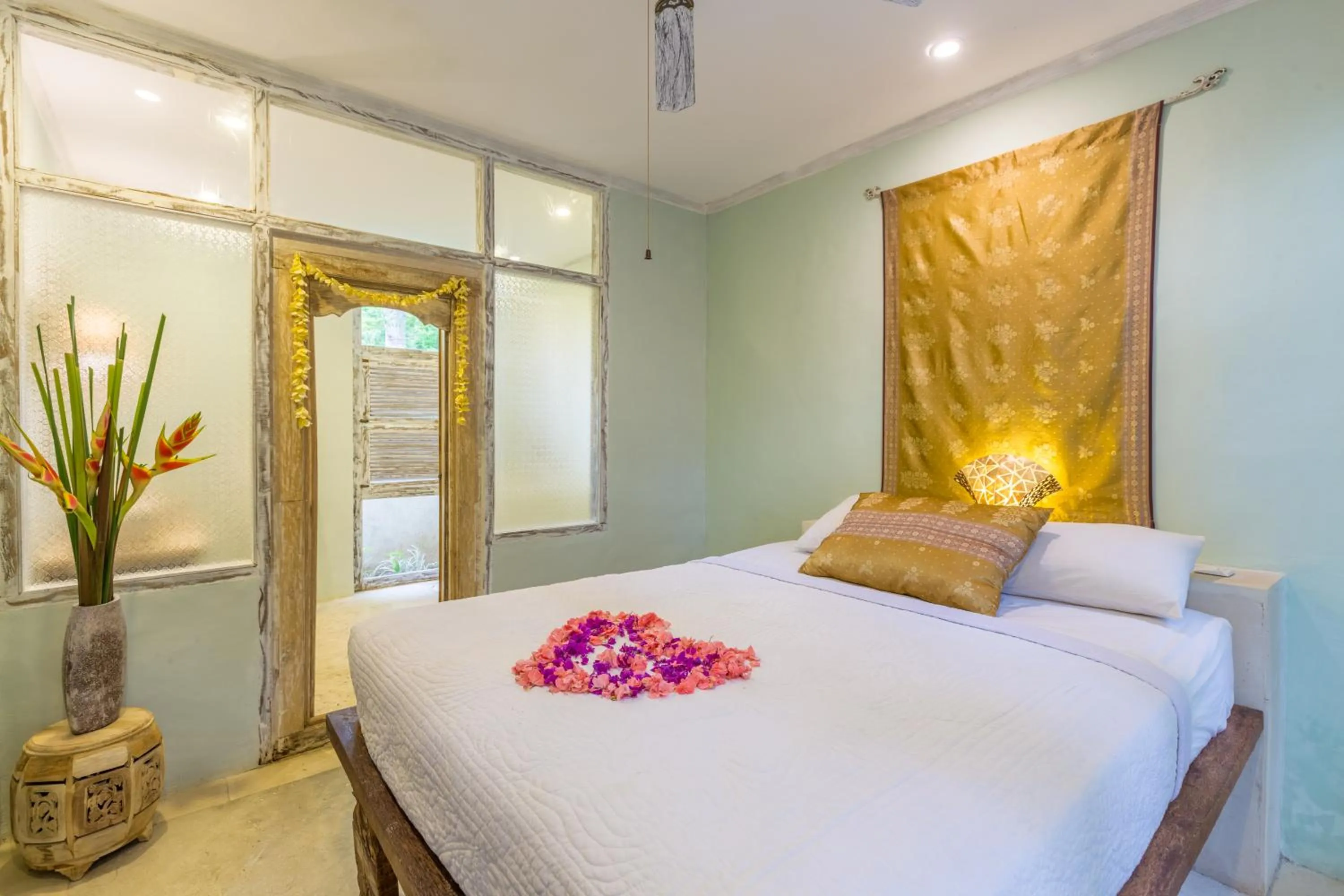 Photo of the whole room, Bed in BoHo Bingin Beach Bali