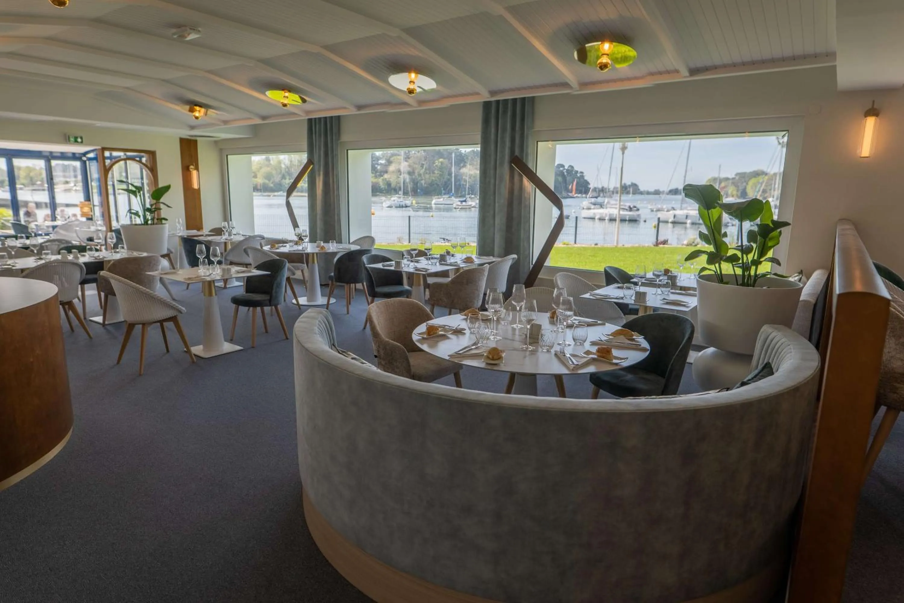 Restaurant/places to eat in Best Western Plus Le Roof Vannes Bord de Mer