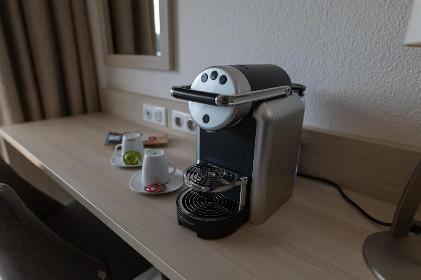 Coffee/tea facilities in Best Western Plus Le Roof Vannes Bord de Mer