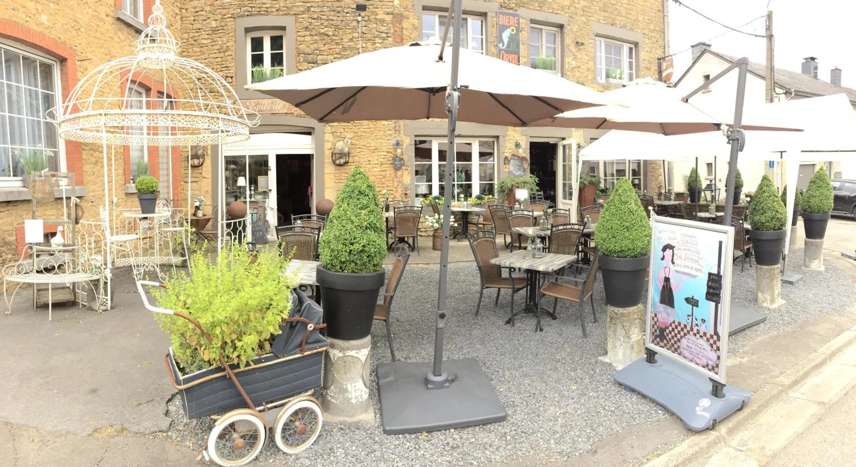 Property building in Le Relais de Chassepierre