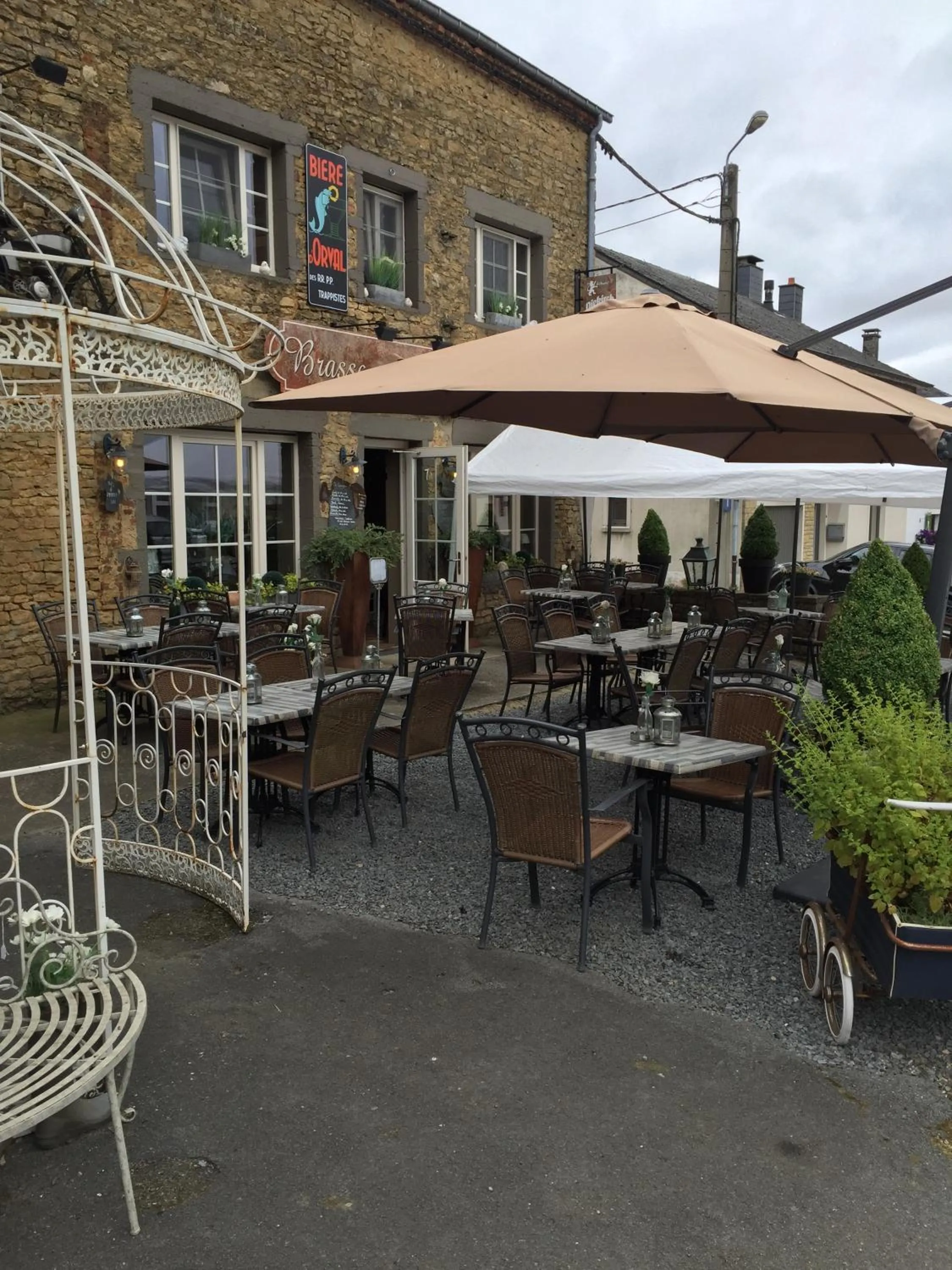 Property building in Le Relais de Chassepierre