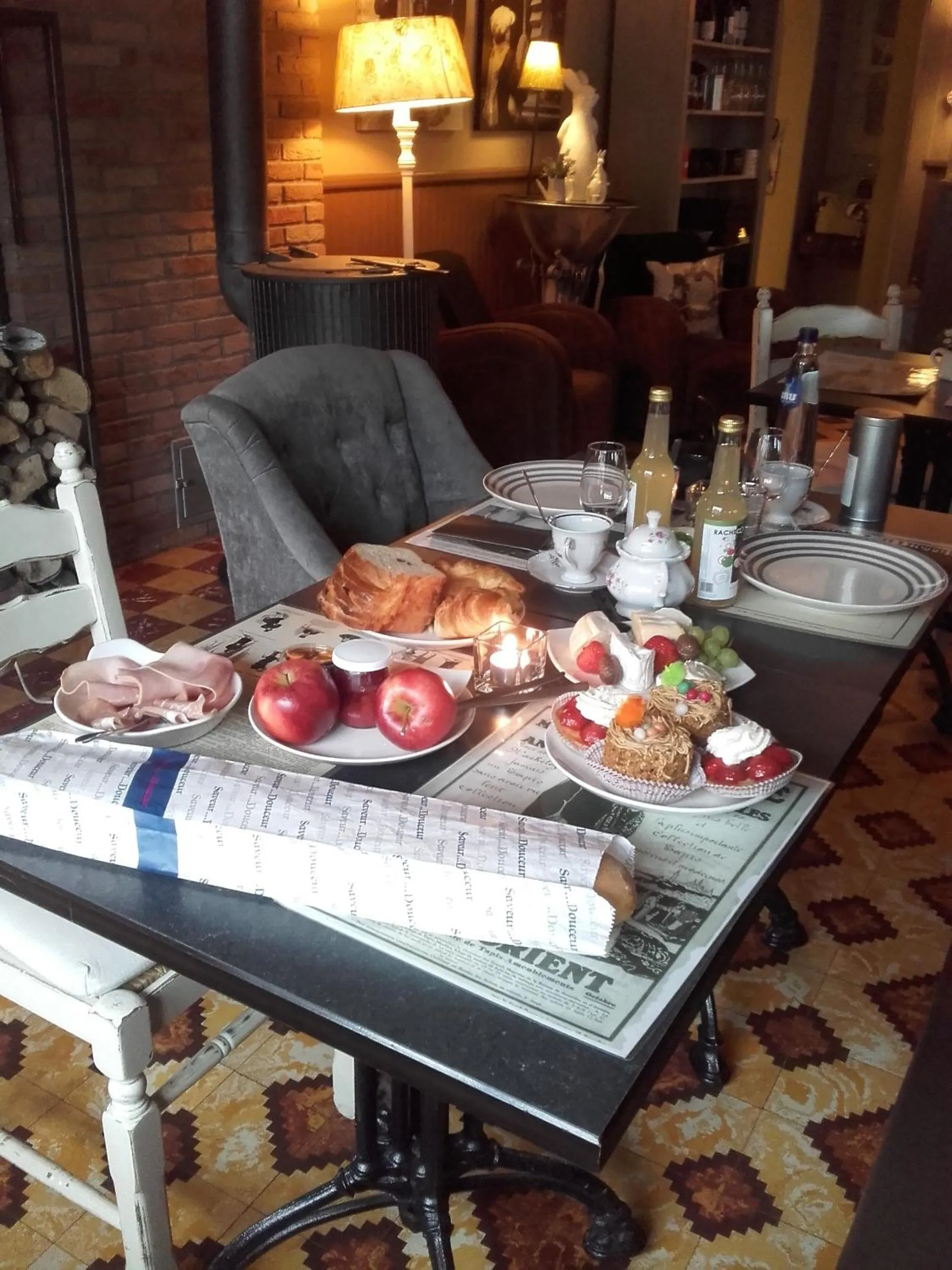 Continental breakfast in Le Relais de Chassepierre