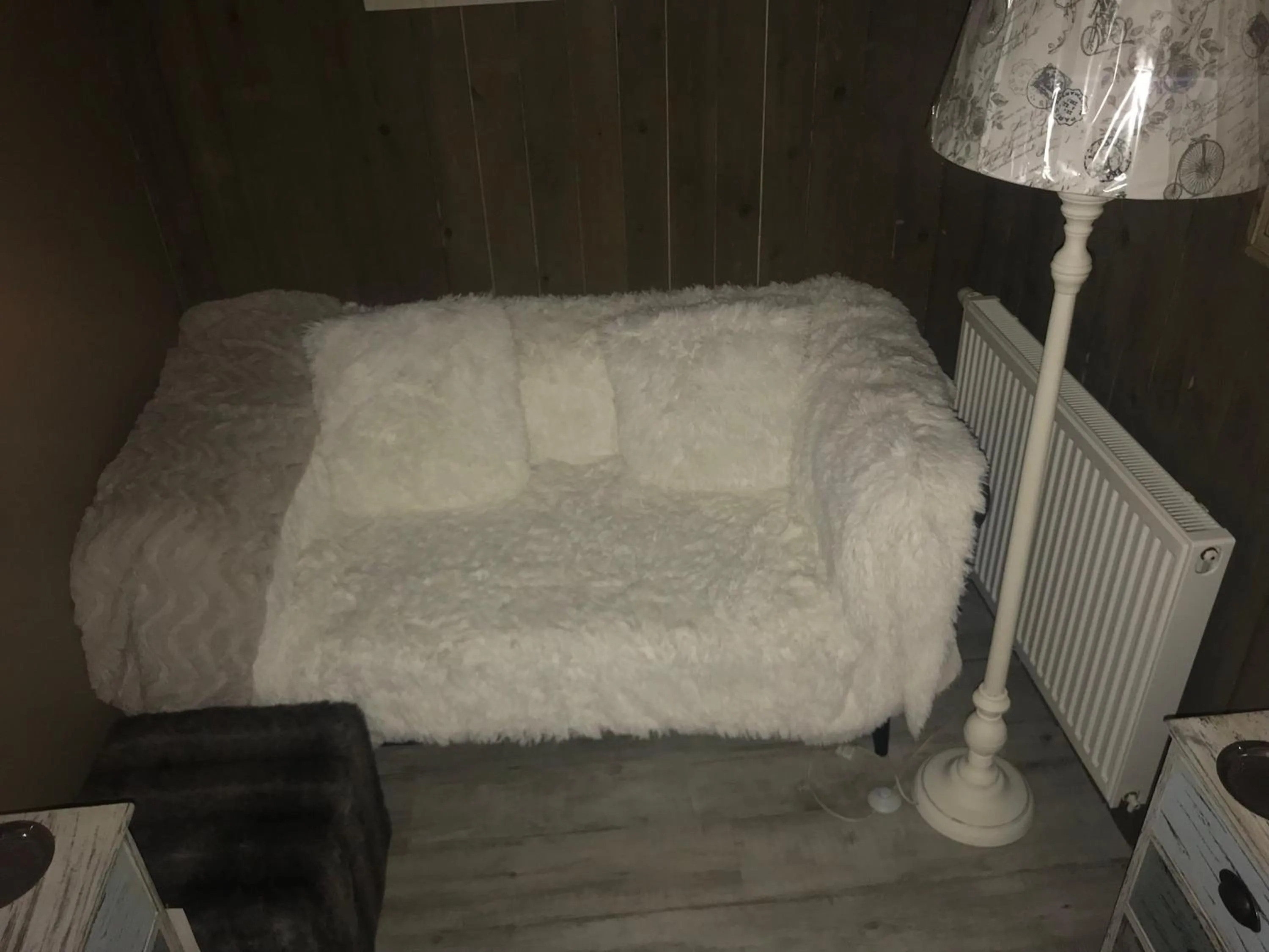 Decorative detail, Bed in Le Relais de Chassepierre