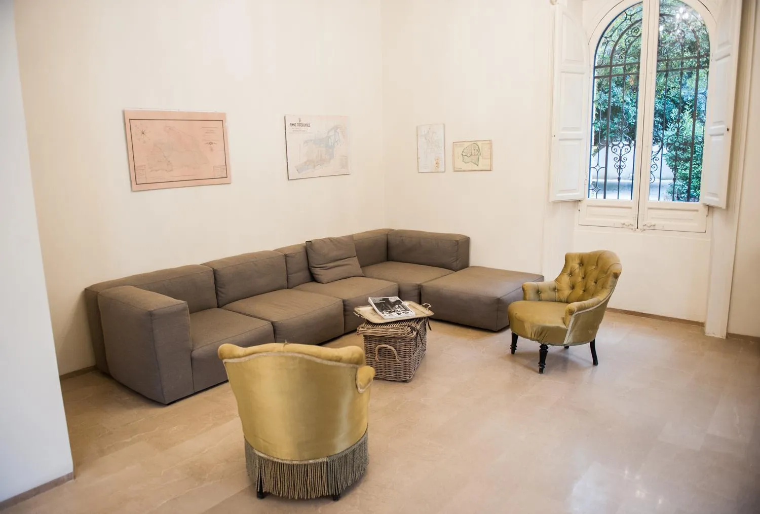 Communal lounge/ TV room in Giardini Mon Plaisir