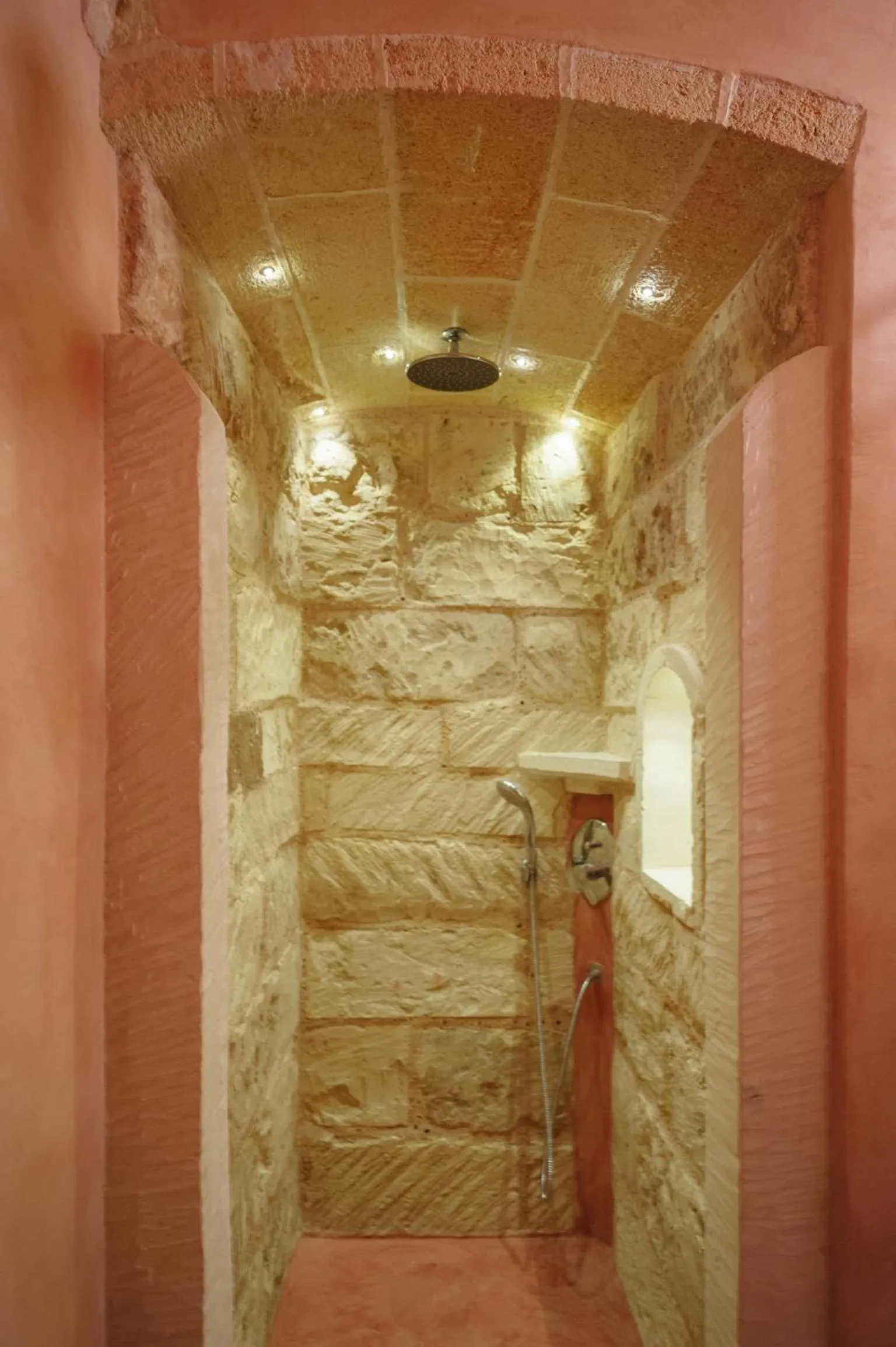 Shower in Borgoterra