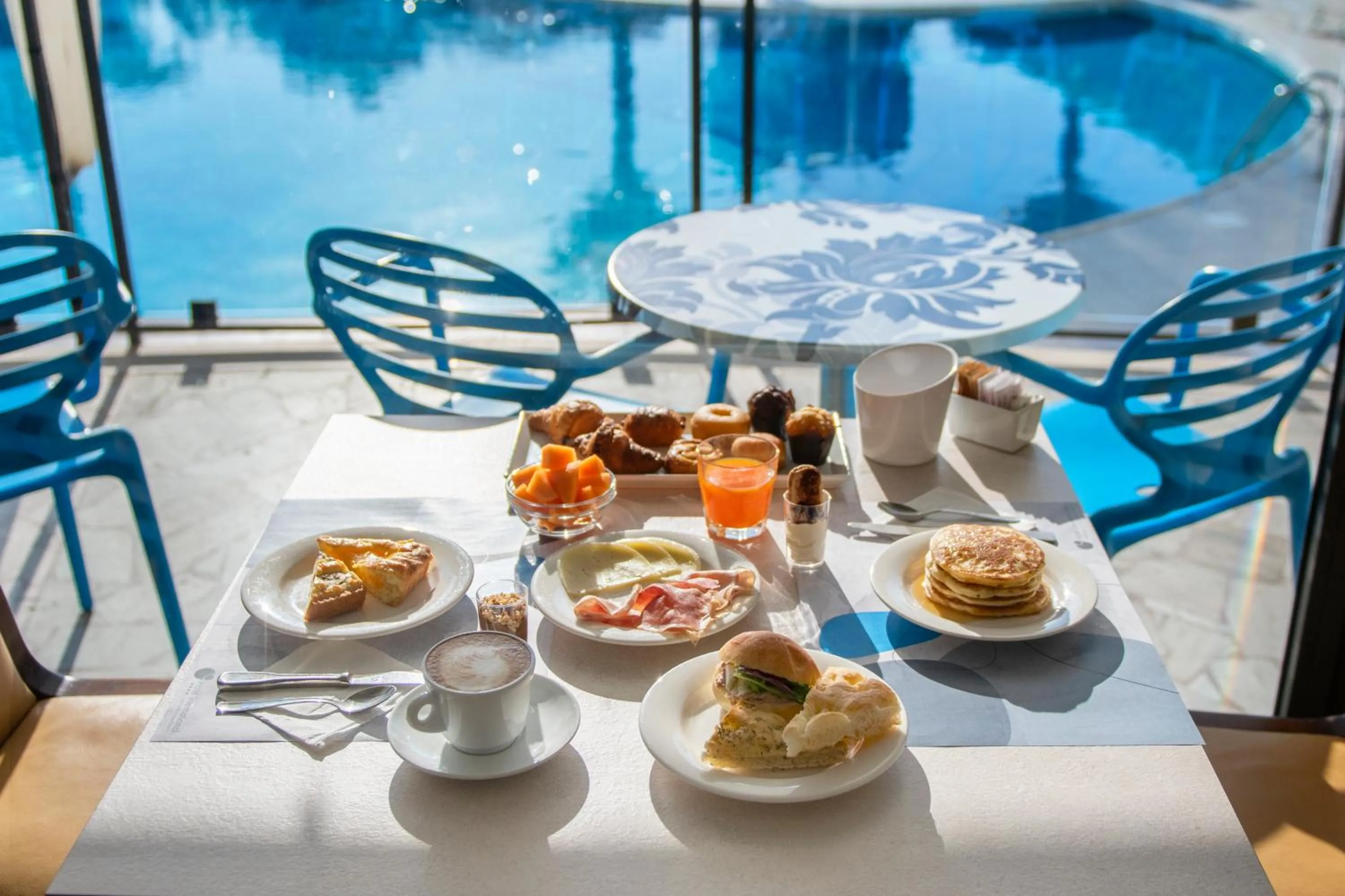 Breakfast in Hotel International