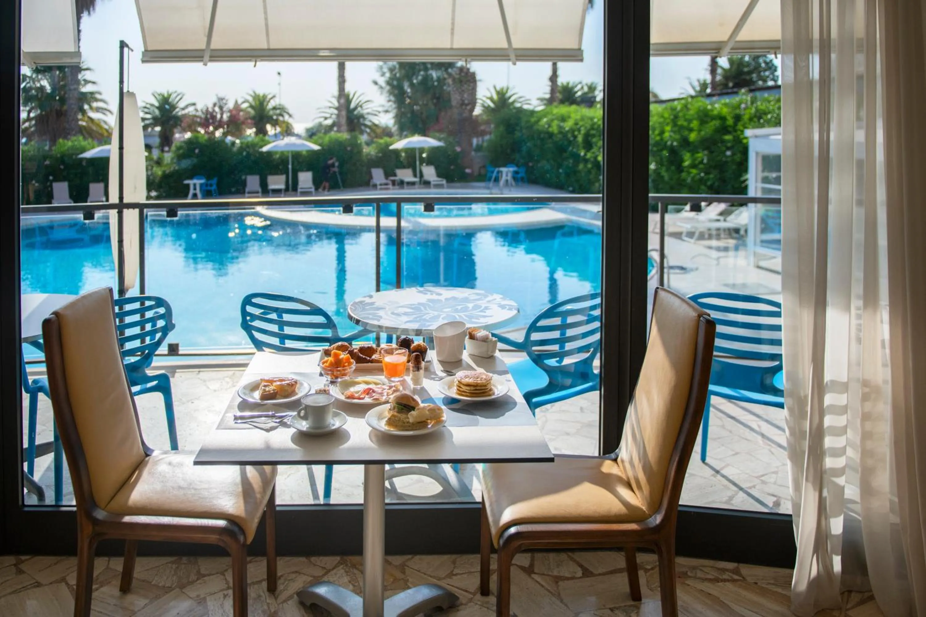 Swimming pool in Hotel International