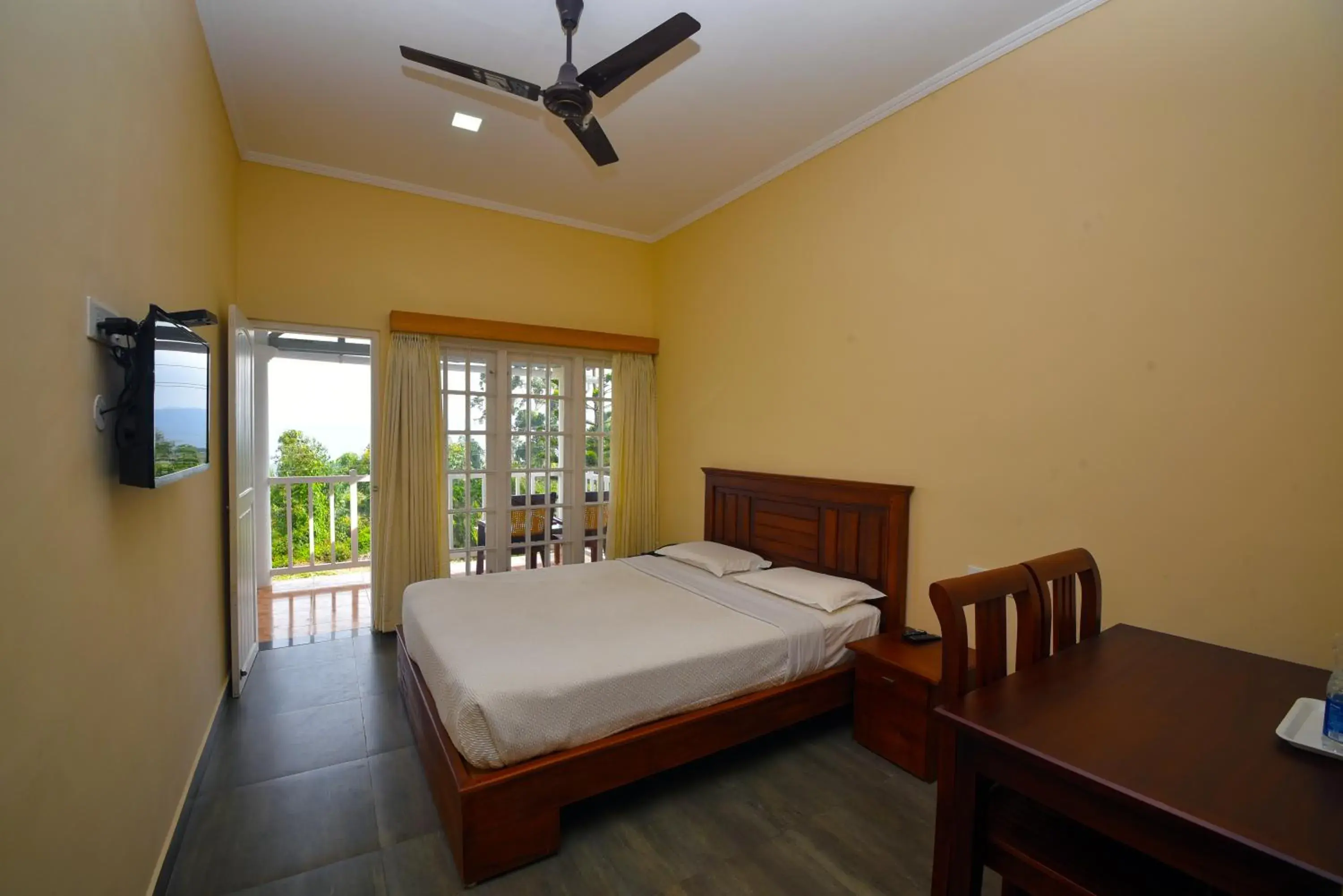 King Room with Lake View in Lakezone Holiday Resort King Room with Lake View in Lakezone Holiday Resort